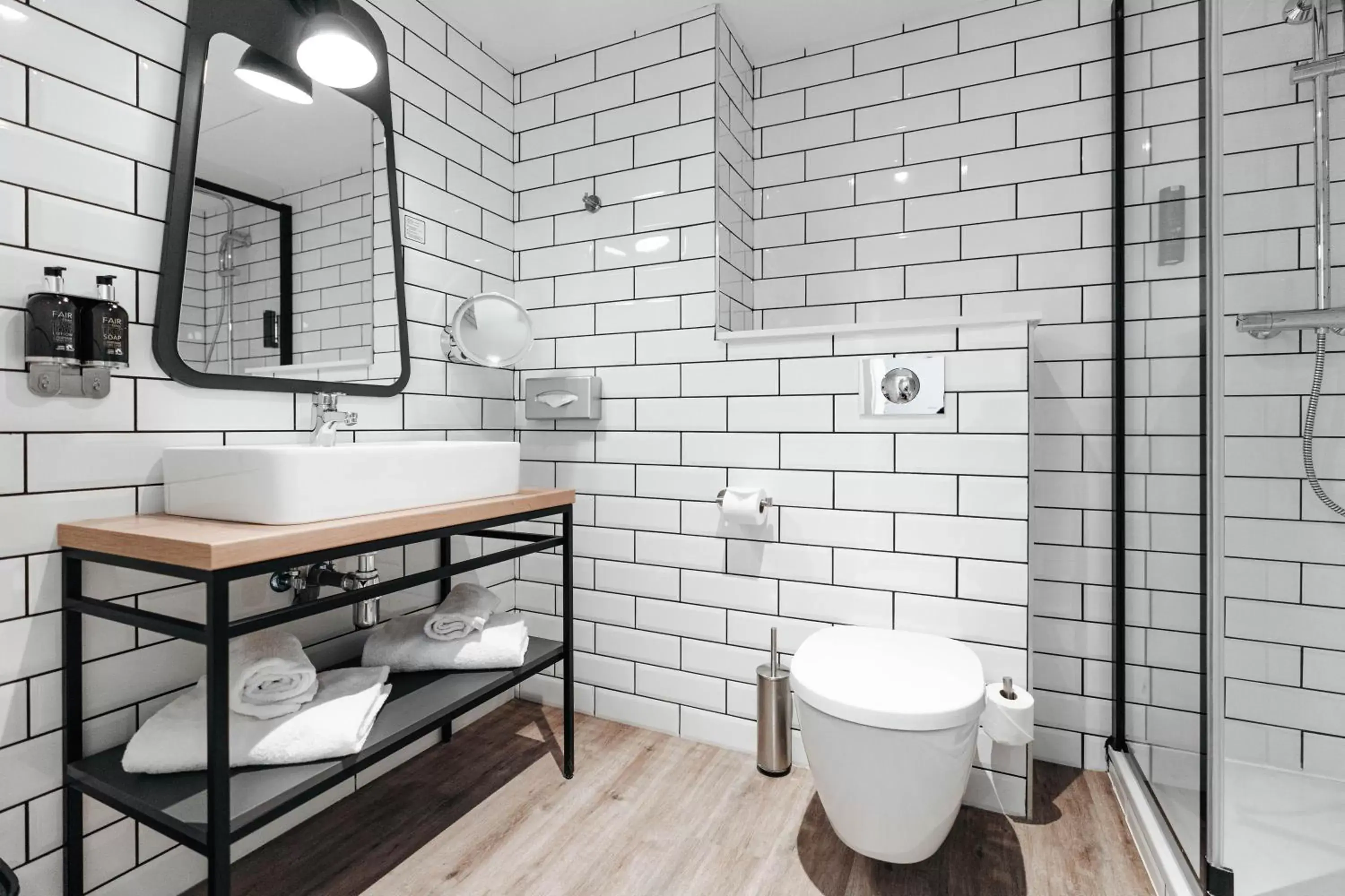 Toilet, Bathroom in Appart'City Collection Saint Germain en Laye