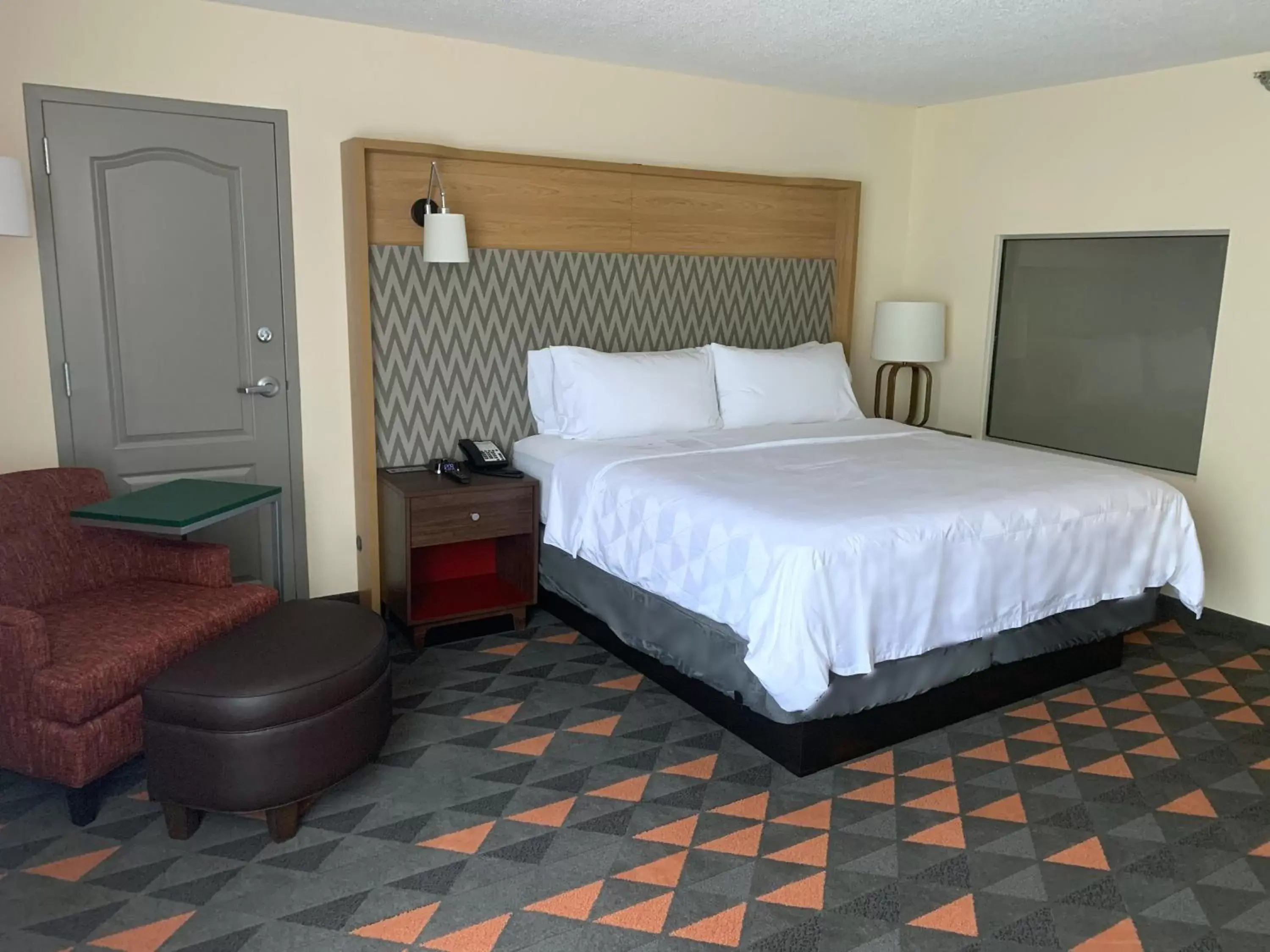 Photo of the whole room, Bed in Holiday Inn Asheville - Biltmore West, an IHG Hotel