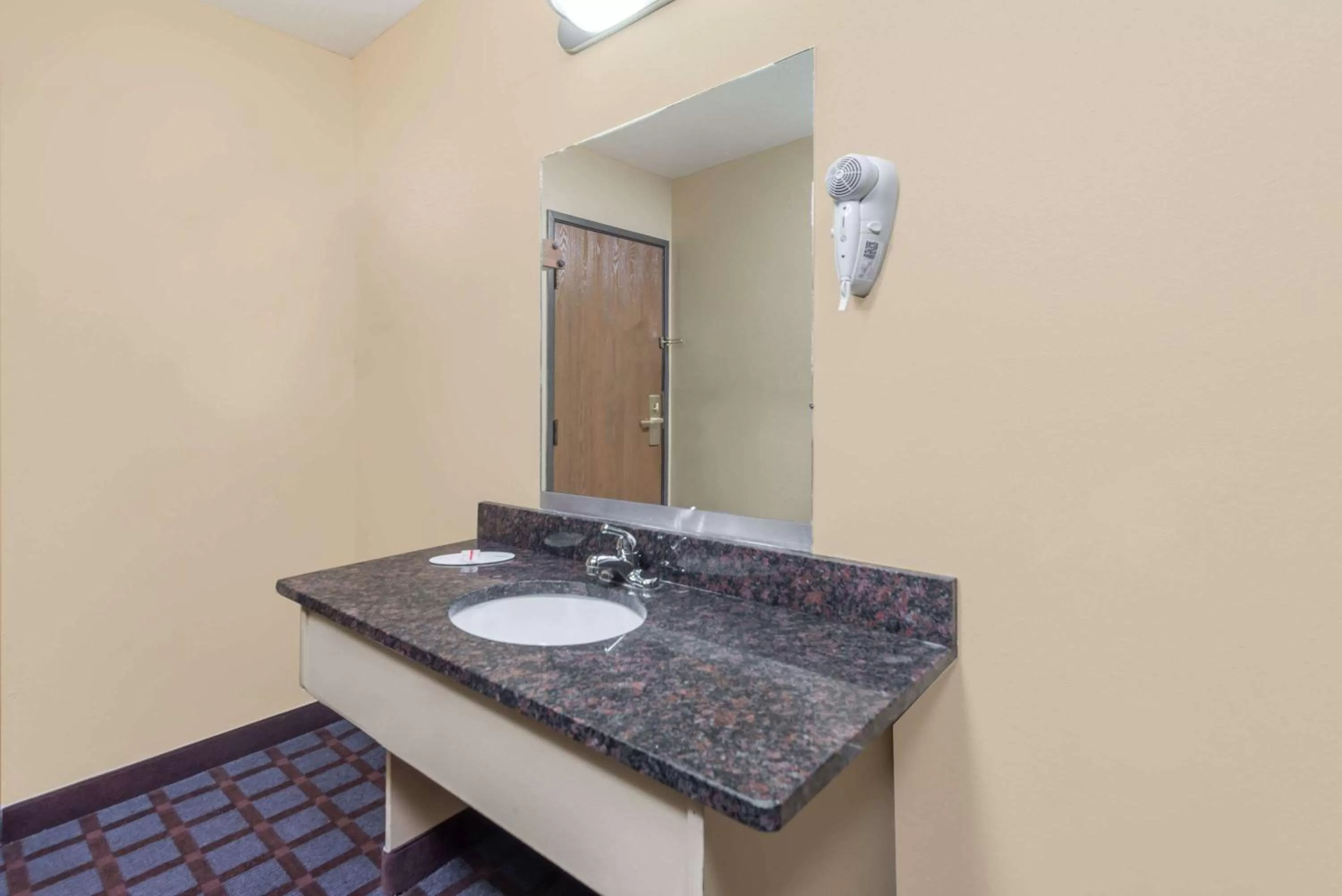 Bathroom in Super 8 by Wyndham Okawville