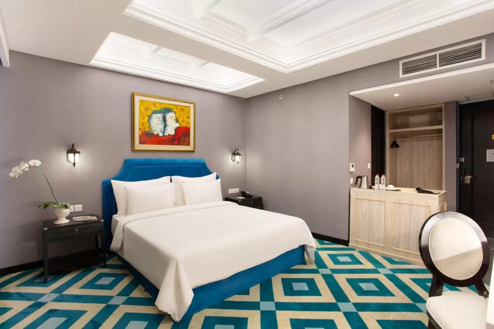 Bed in Hotel Des Indes Menteng