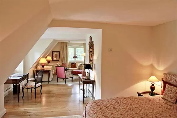 Photo of the whole room, Bed in Schlosshotel Münchhausen