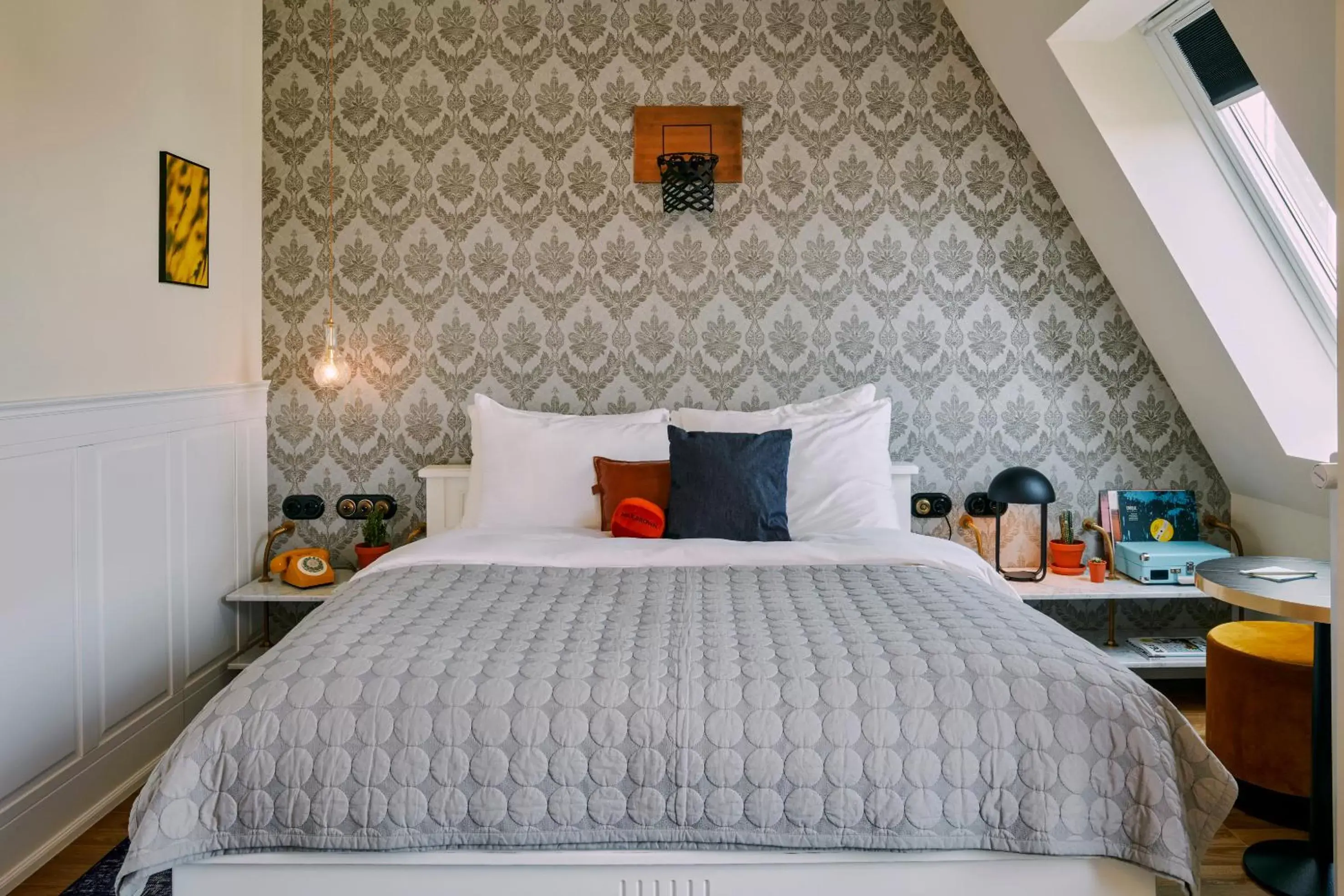 Bedroom in Max Brown Hotel Ku'damm, part of Sircle Collection Bedroom in Max Brown Hotel Ku'damm, part of Sircle Collection