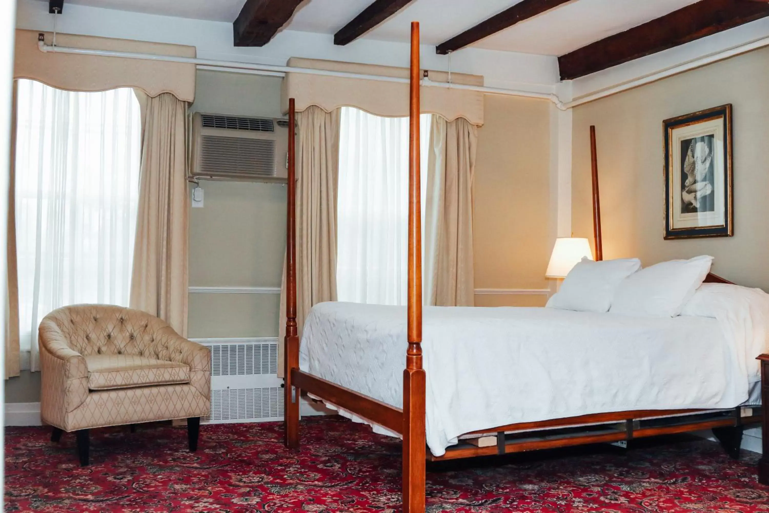 Bed in Concord's Colonial Inn