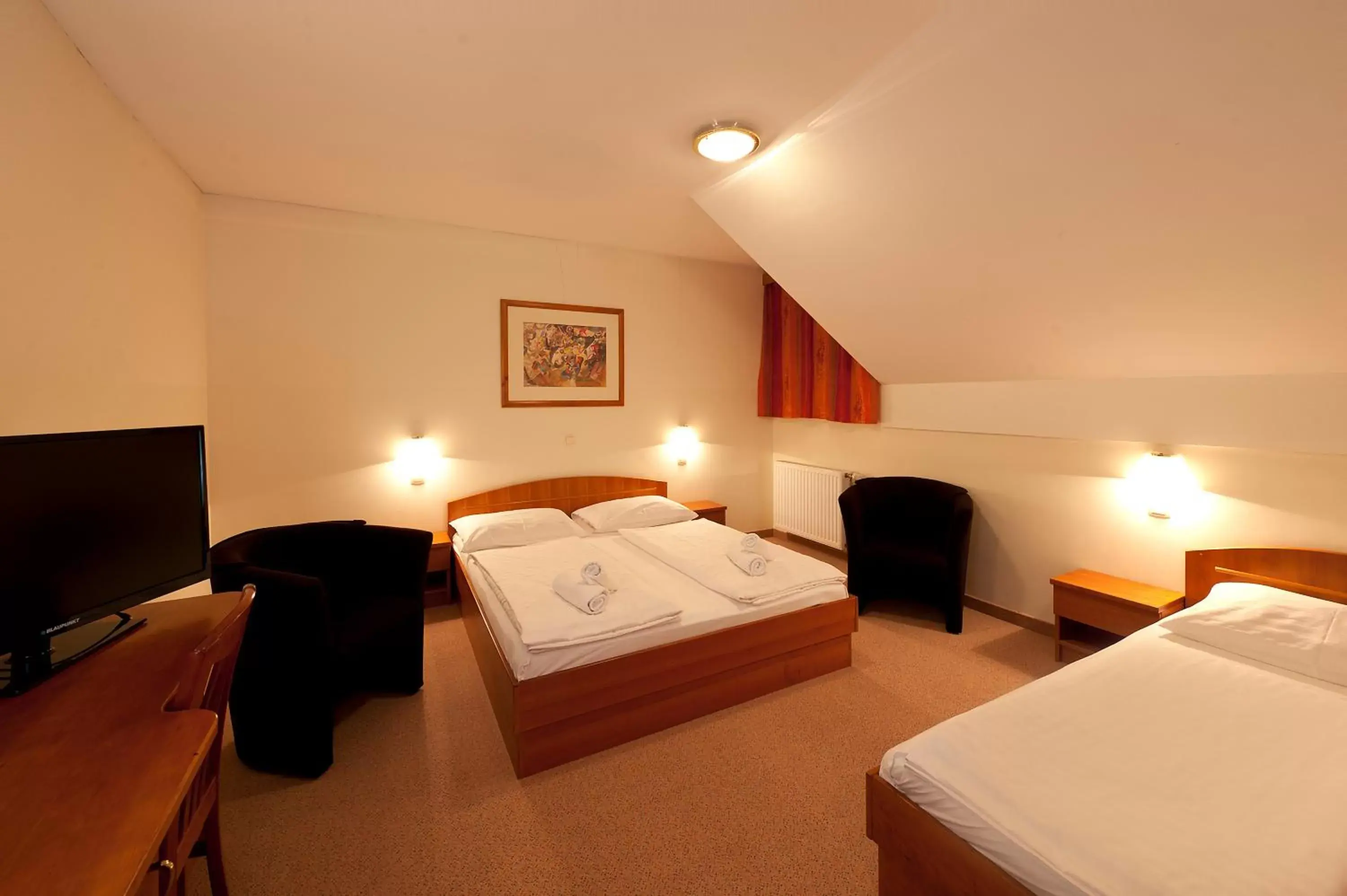 Bedroom, Bed in Hotel Bajt Maribor