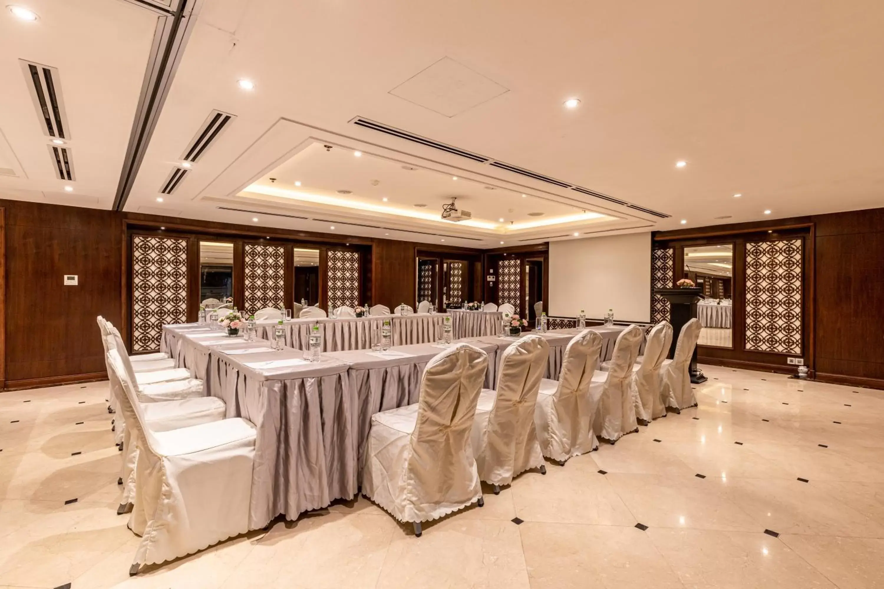 Meeting/conference room, Banquet Facilities in The Lapis Hotel