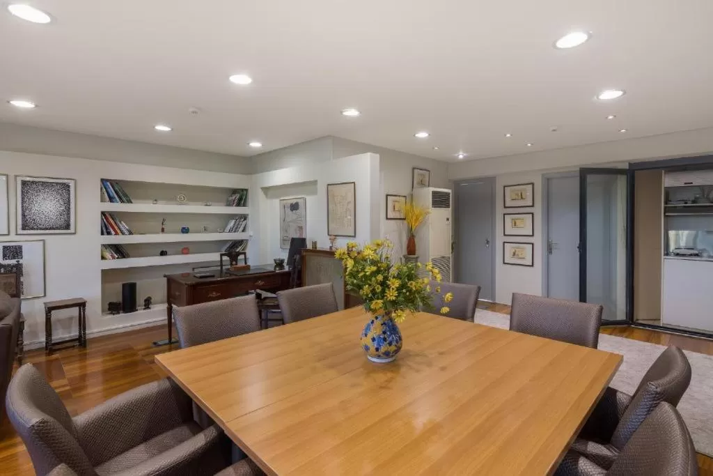 Dining area in Arditou Akropolis Apartments-Suites