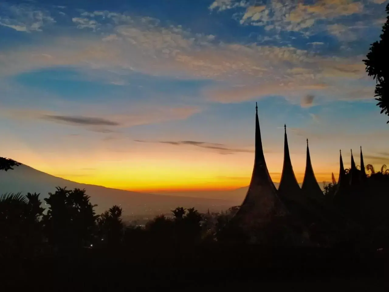 Mountain view, Sunrise/Sunset in Jambuluwuk Convention Hall & Resort Batu