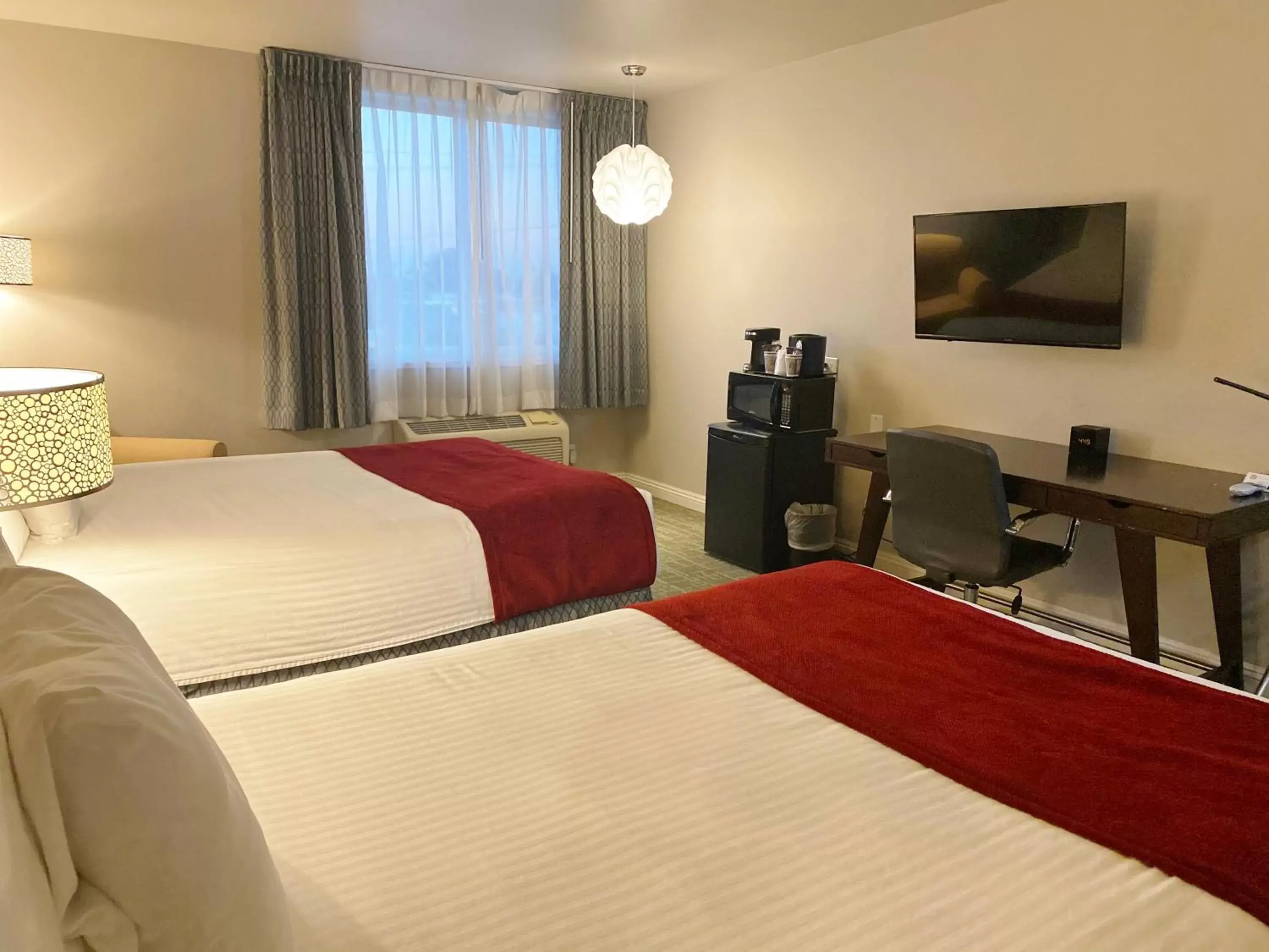 Bed in Redac Gateway Hotel Torrance Bed in Redac Gateway Hotel Torrance