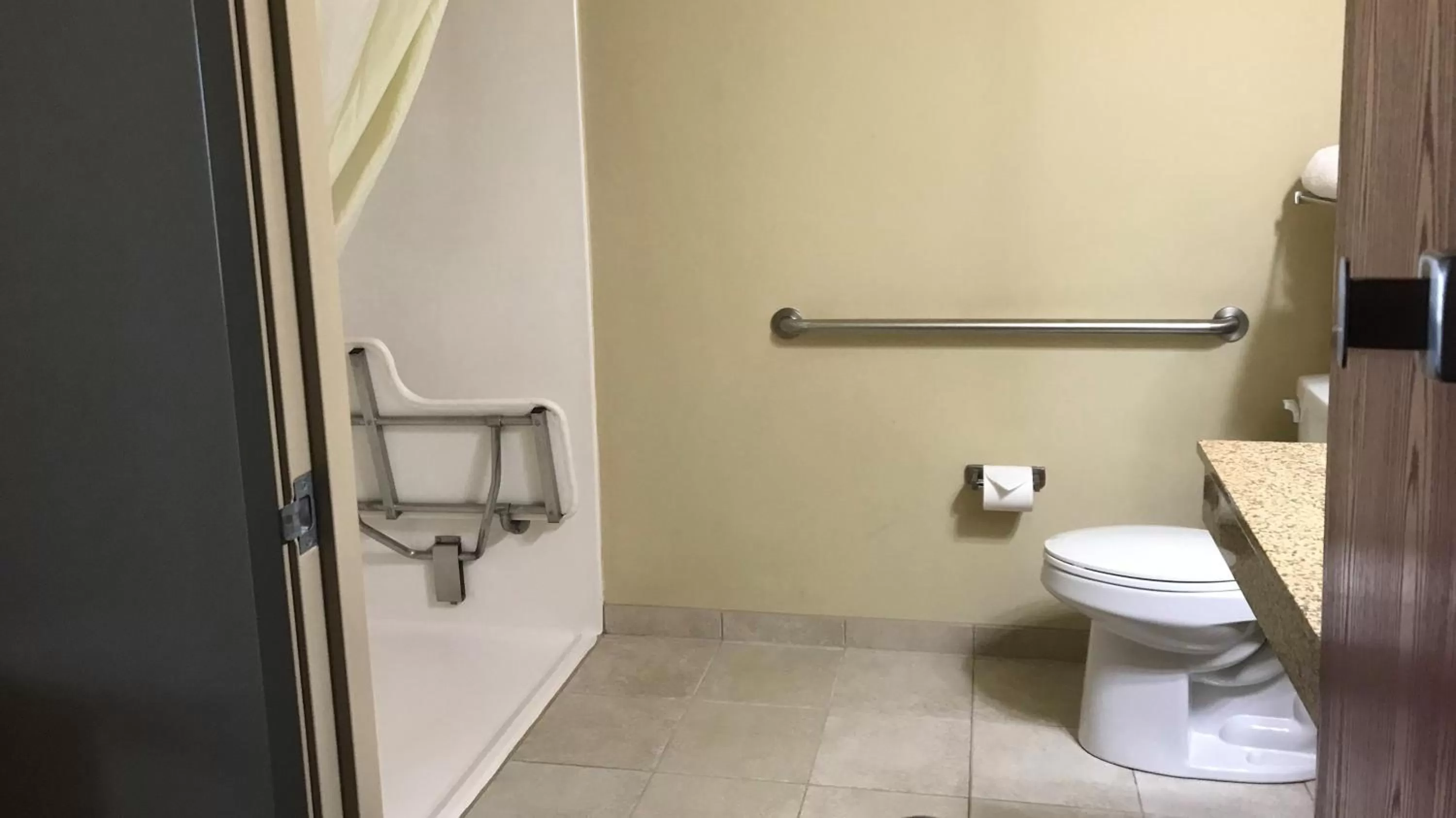 Bathroom in Cobblestone Inn & Suites - Vinton, IA