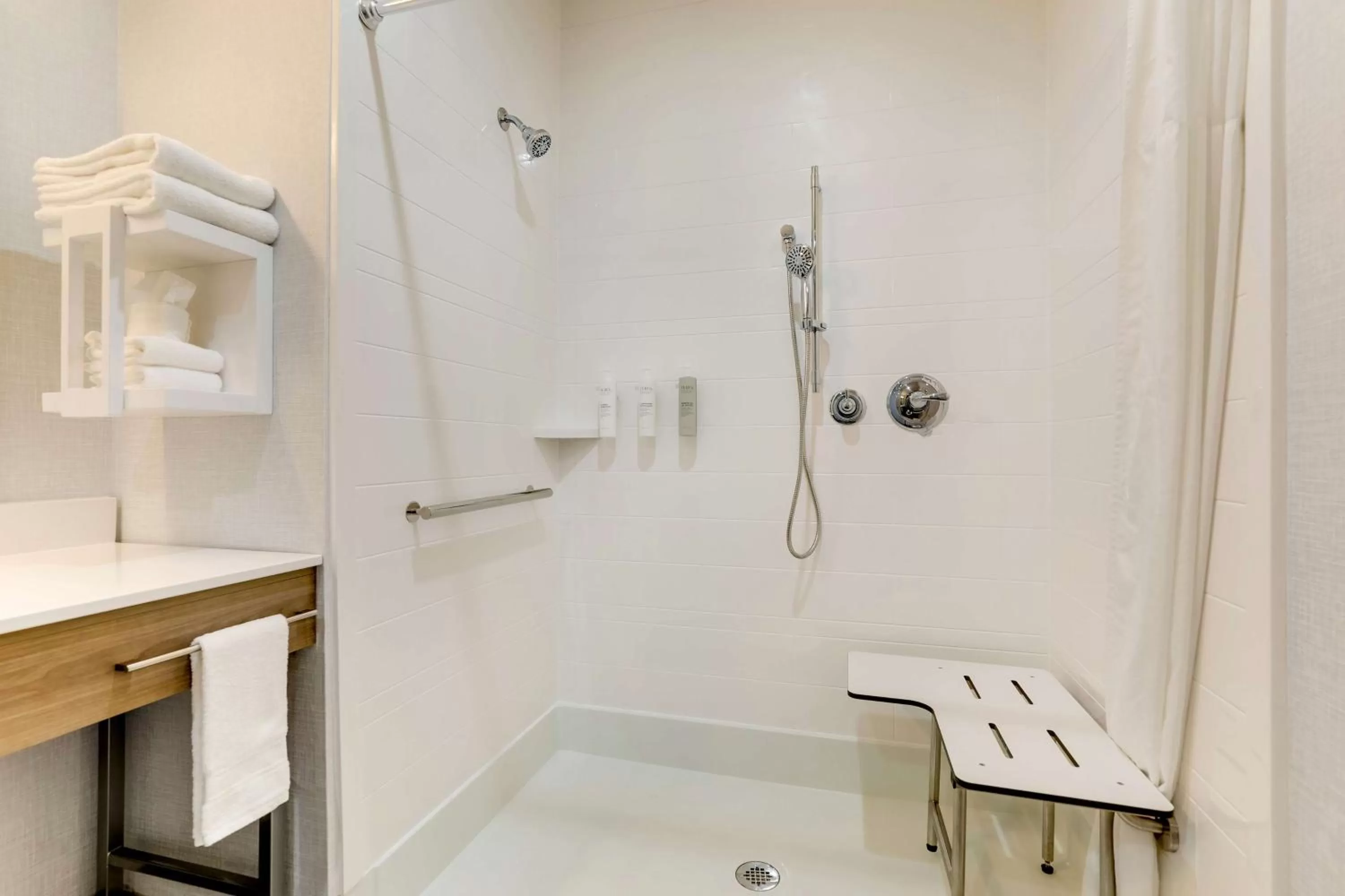 Bathroom in Hampton Inn & Suites Weatherford, Tx