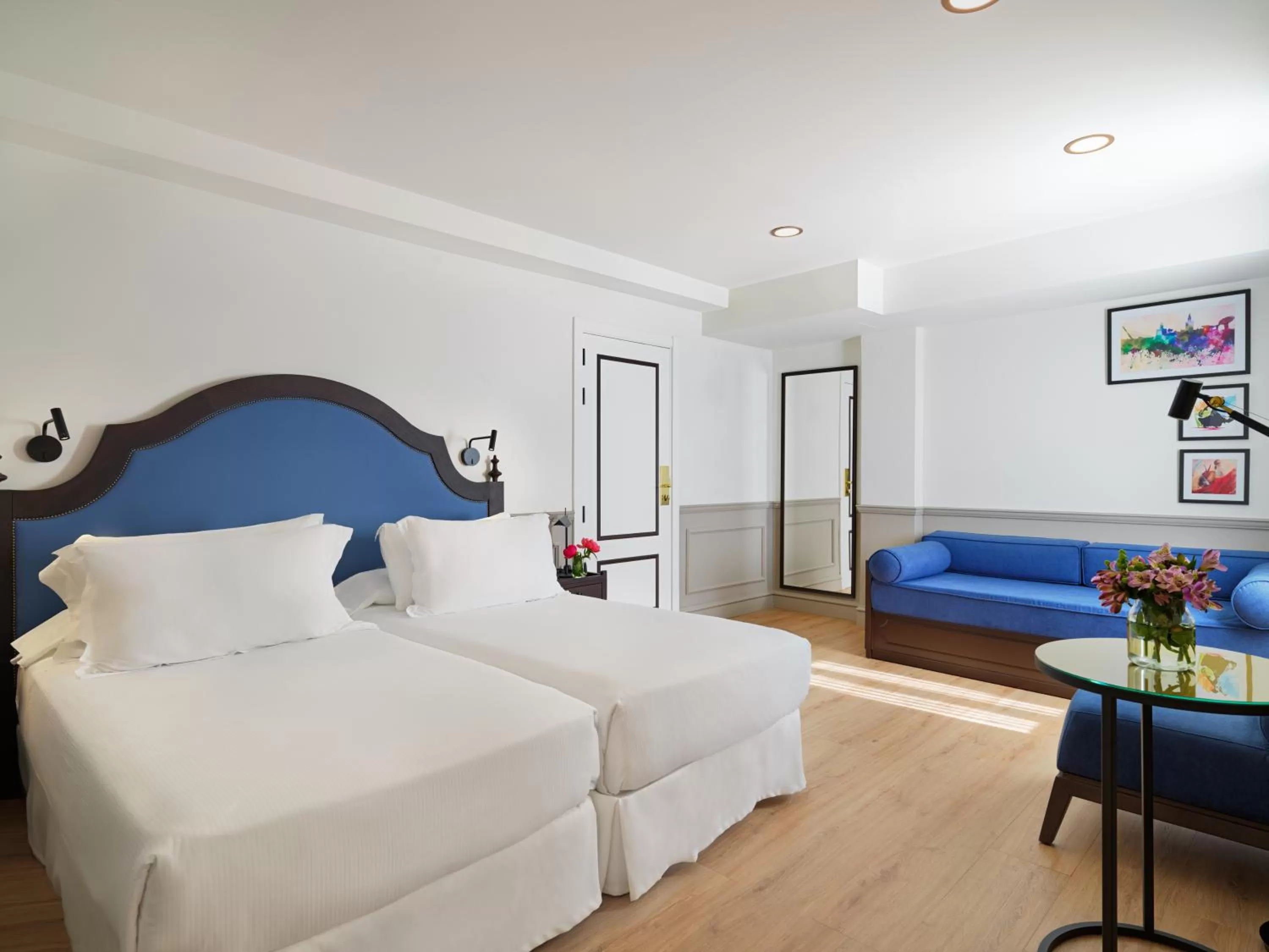 Decorative detail, Bed in H10 Corregidor Boutique Hotel