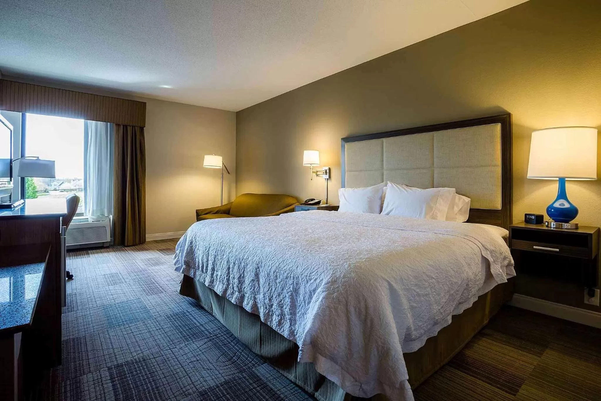 Bed in Hampton Inn Somerset