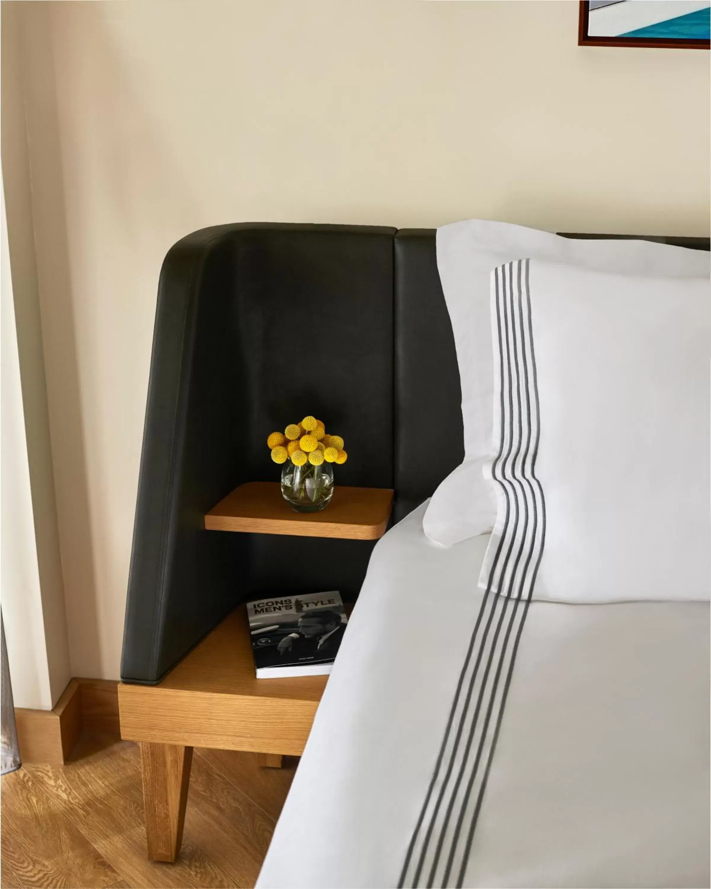 Deluxe King Room in HOLLYWOOD VOLUME, a Tribute Portfolio Hotel Deluxe King Room in HOLLYWOOD VOLUME, a Tribute Portfolio Hotel