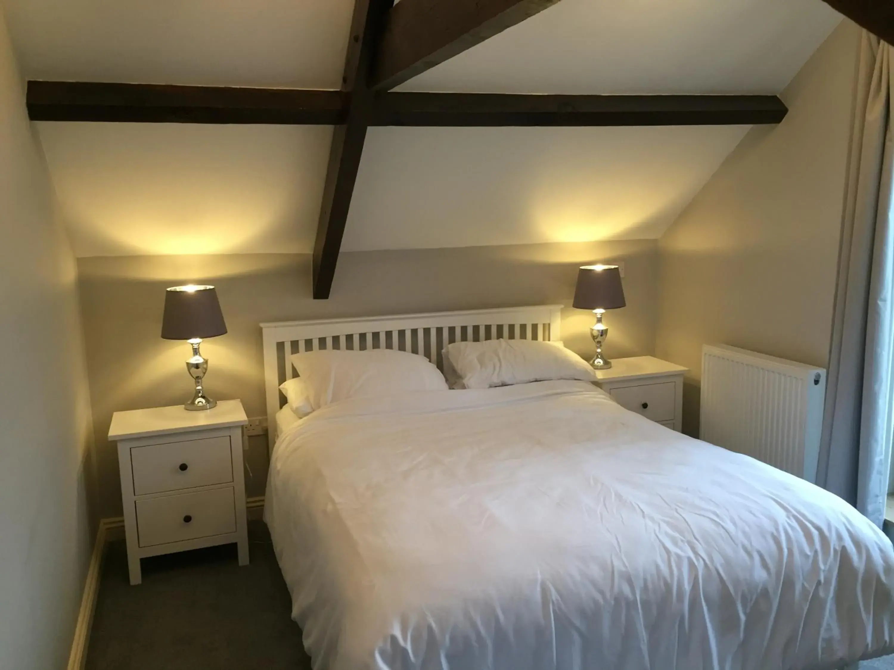 Bedroom, Bed in White House Cottages