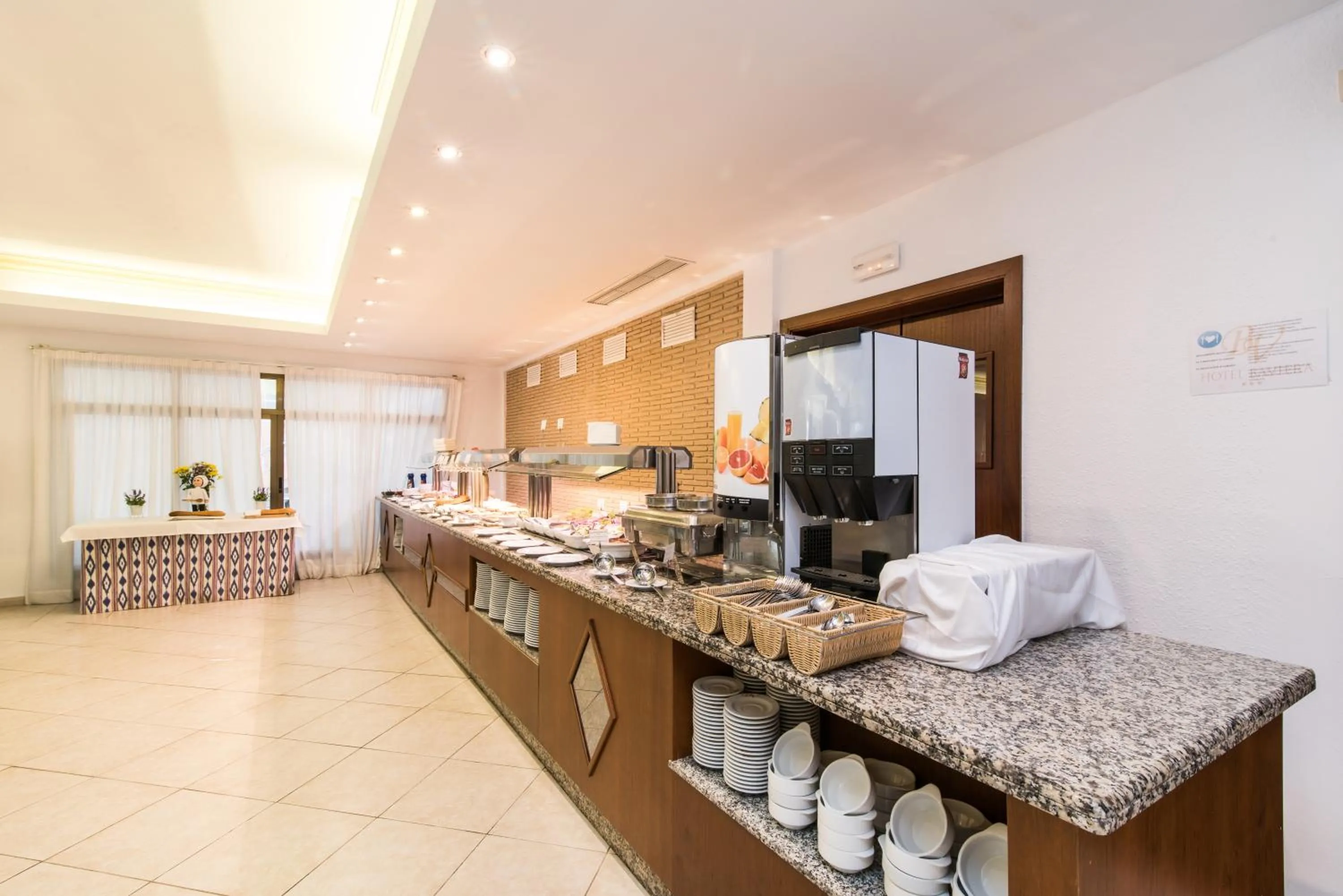 Restaurant/places to eat in Hotel Baviera