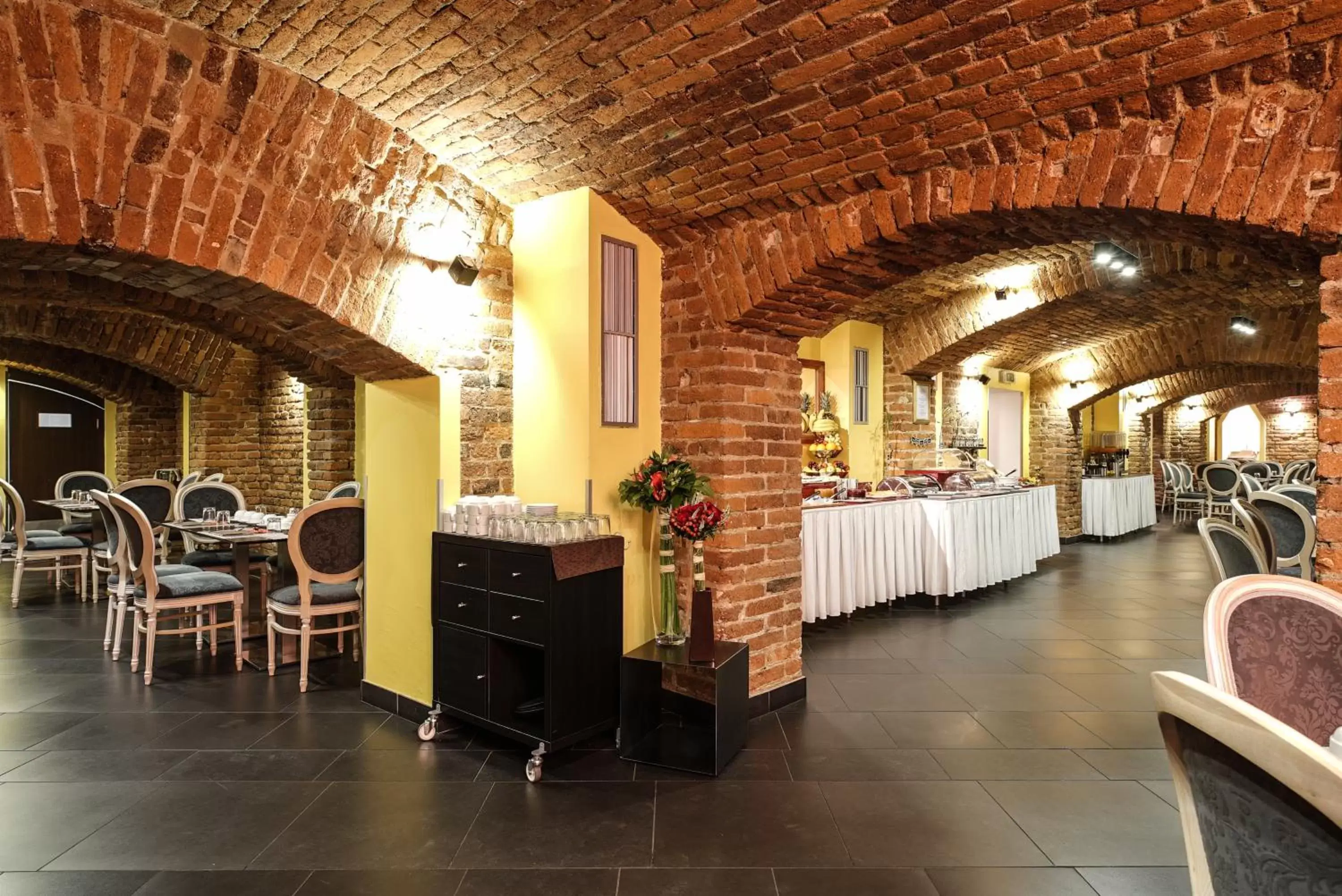 Buffet breakfast, Restaurant/Places to Eat in Hotel Assenzio Prague