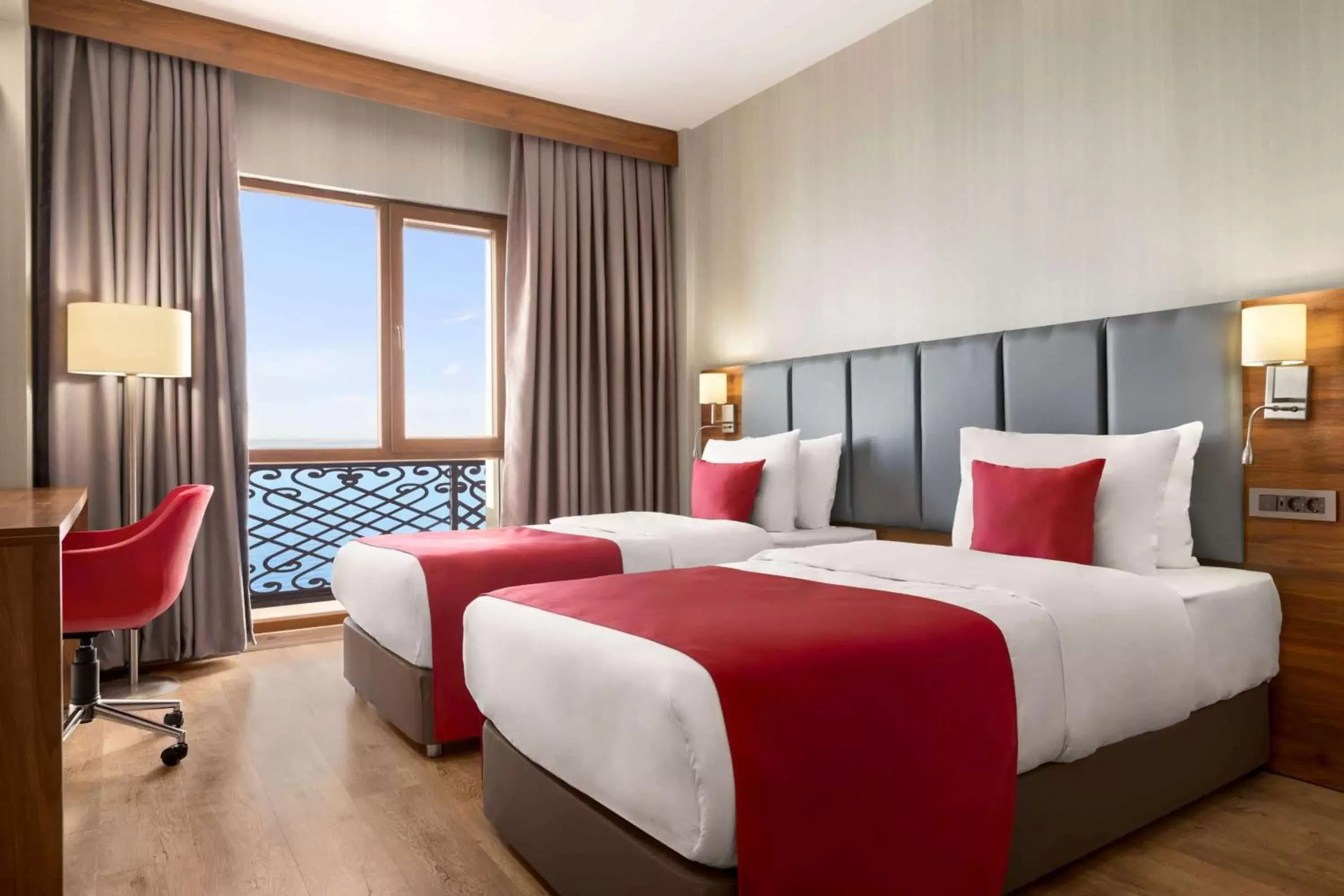 Photo of the whole room, Bed in Ramada by Wyndham Van Photo of the whole room, Bed in Ramada by Wyndham Van