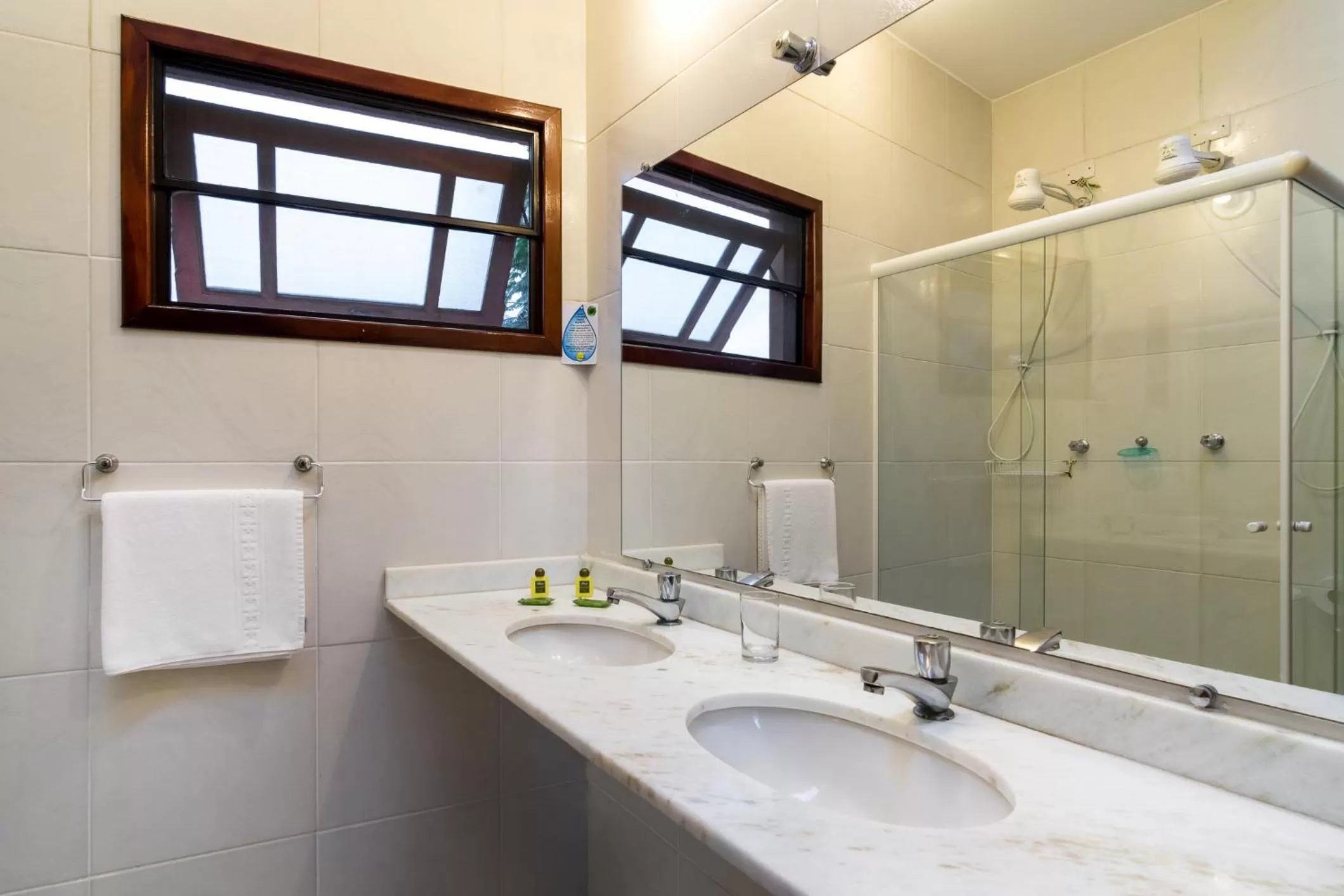 Bathroom in Pousada Mar Azul