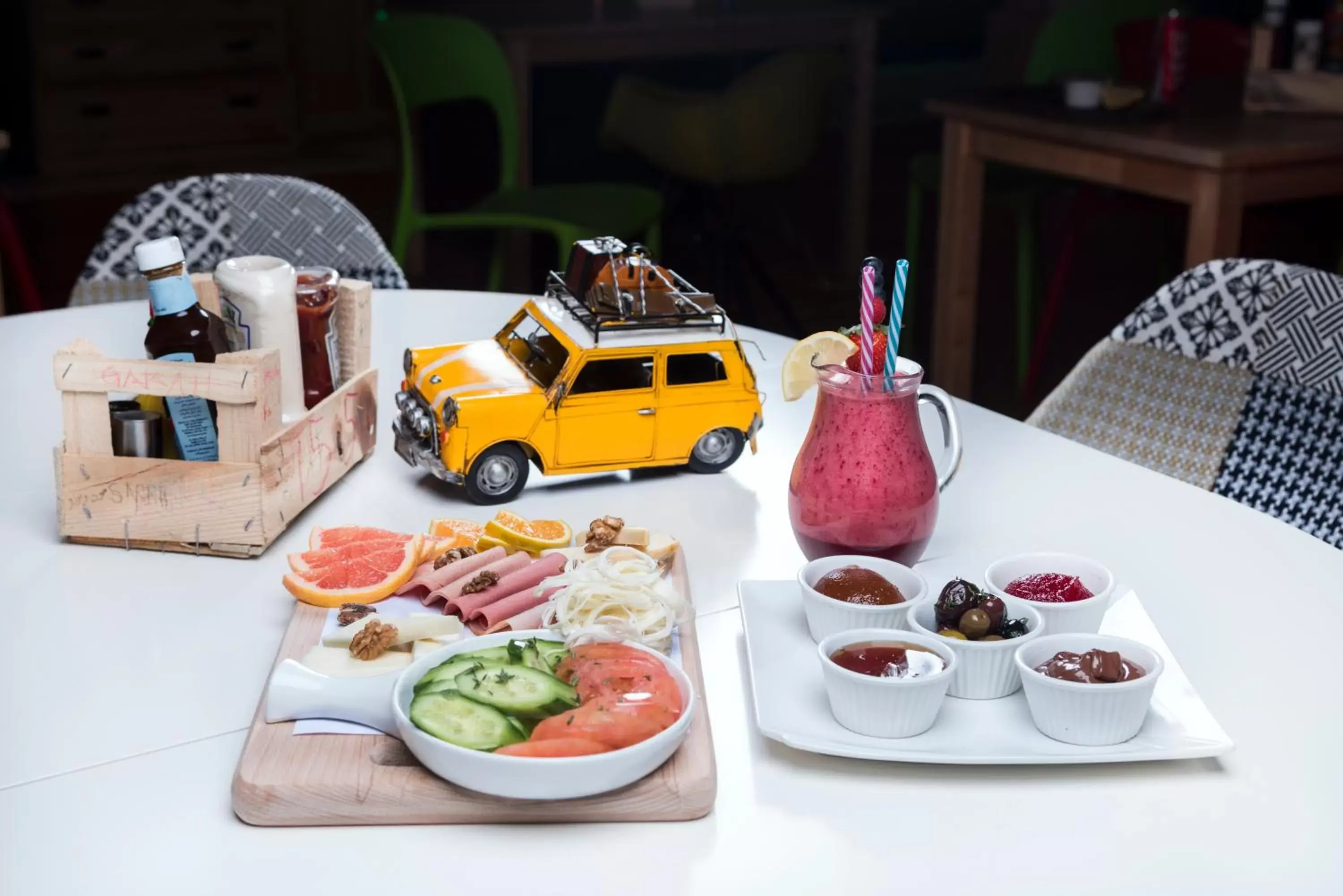 Restaurant/places to eat in Mira Trio Hotel - Riyadh - Tahlia Street