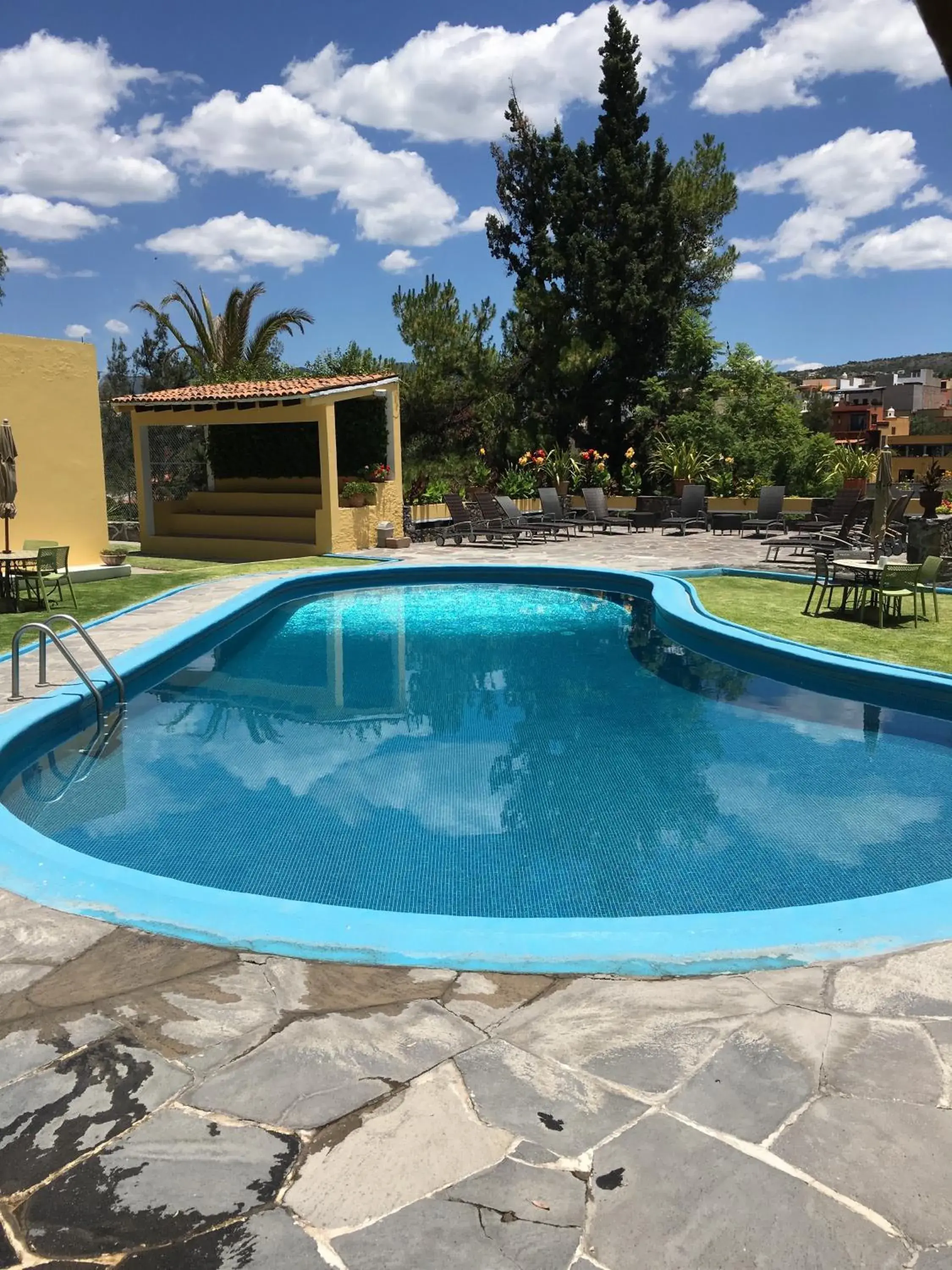 Swimming Pool in Rancho Hotel Atascadero