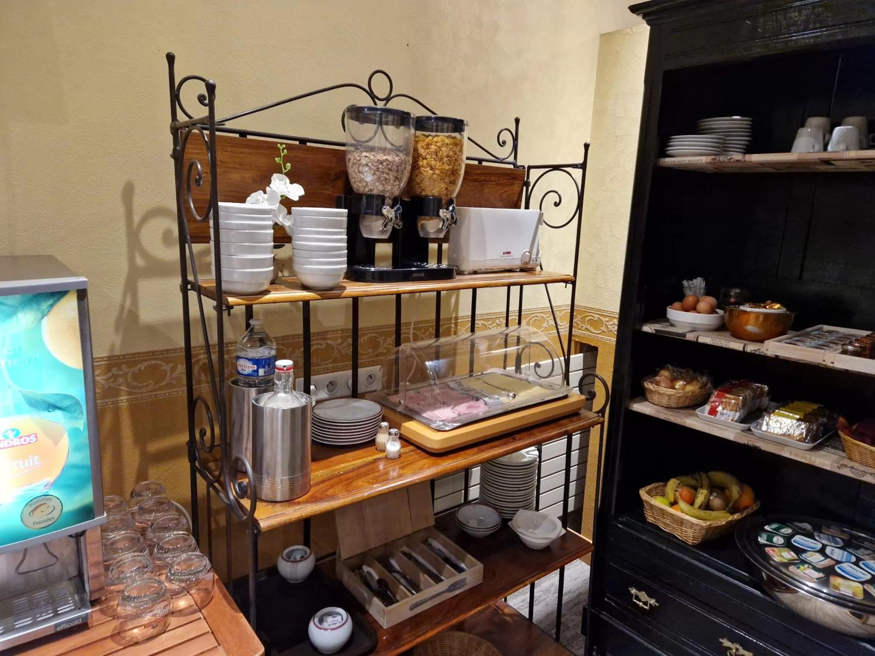 Logis Hôtel Les Airelles Neufchâtel En Bray