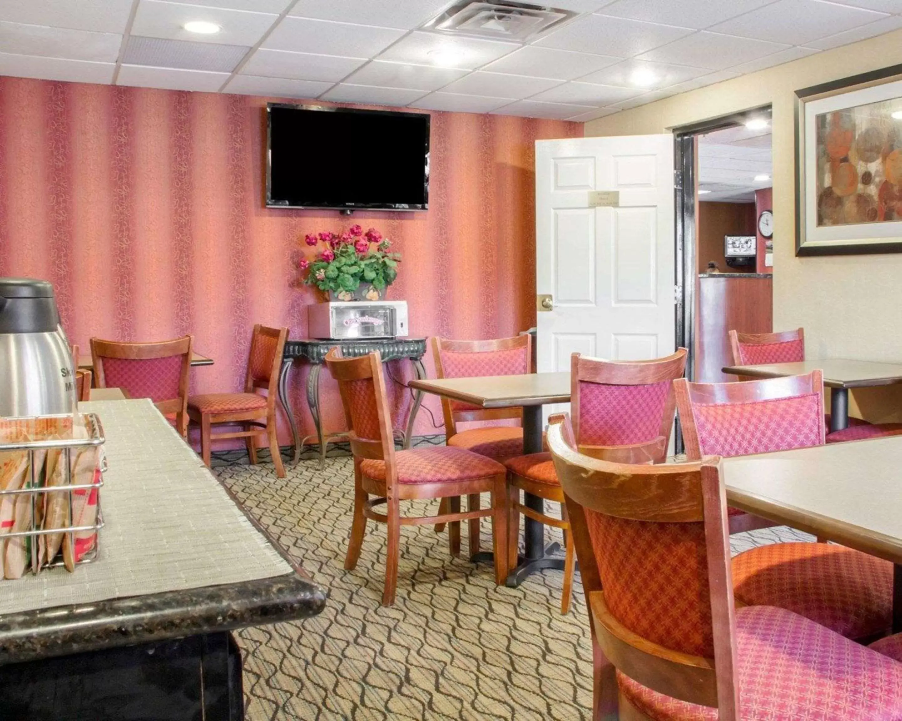 Restaurant/Places to Eat in Quality Inn Broken Arrow - Tulsa