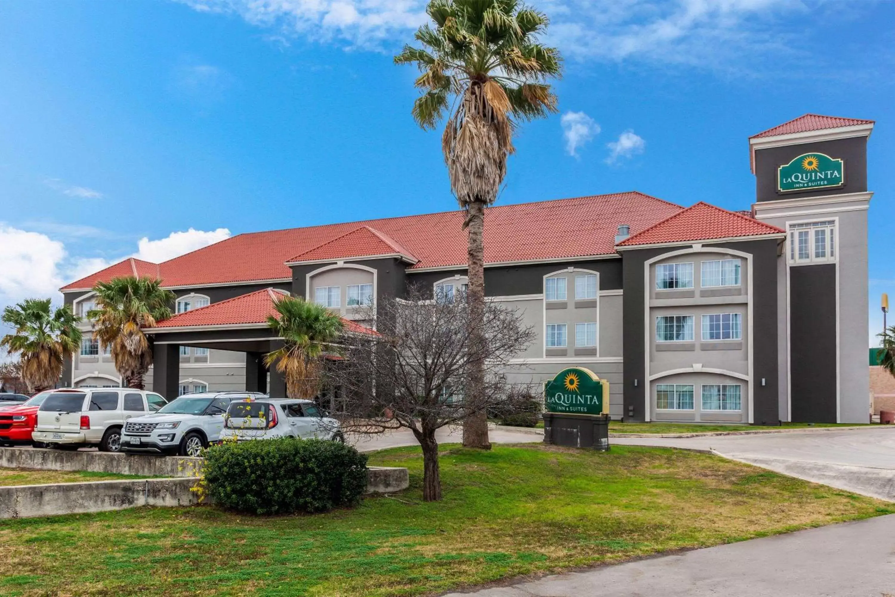 Property building in La Quinta by Wyndham Seguin Property building in La Quinta by Wyndham Seguin