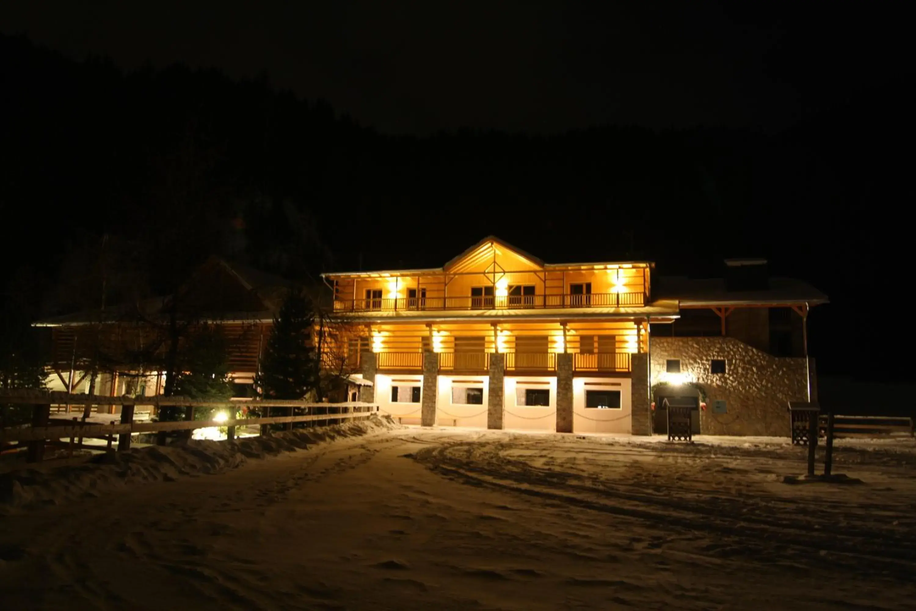 Night, Property Building in Hotel Pozzamanigoni