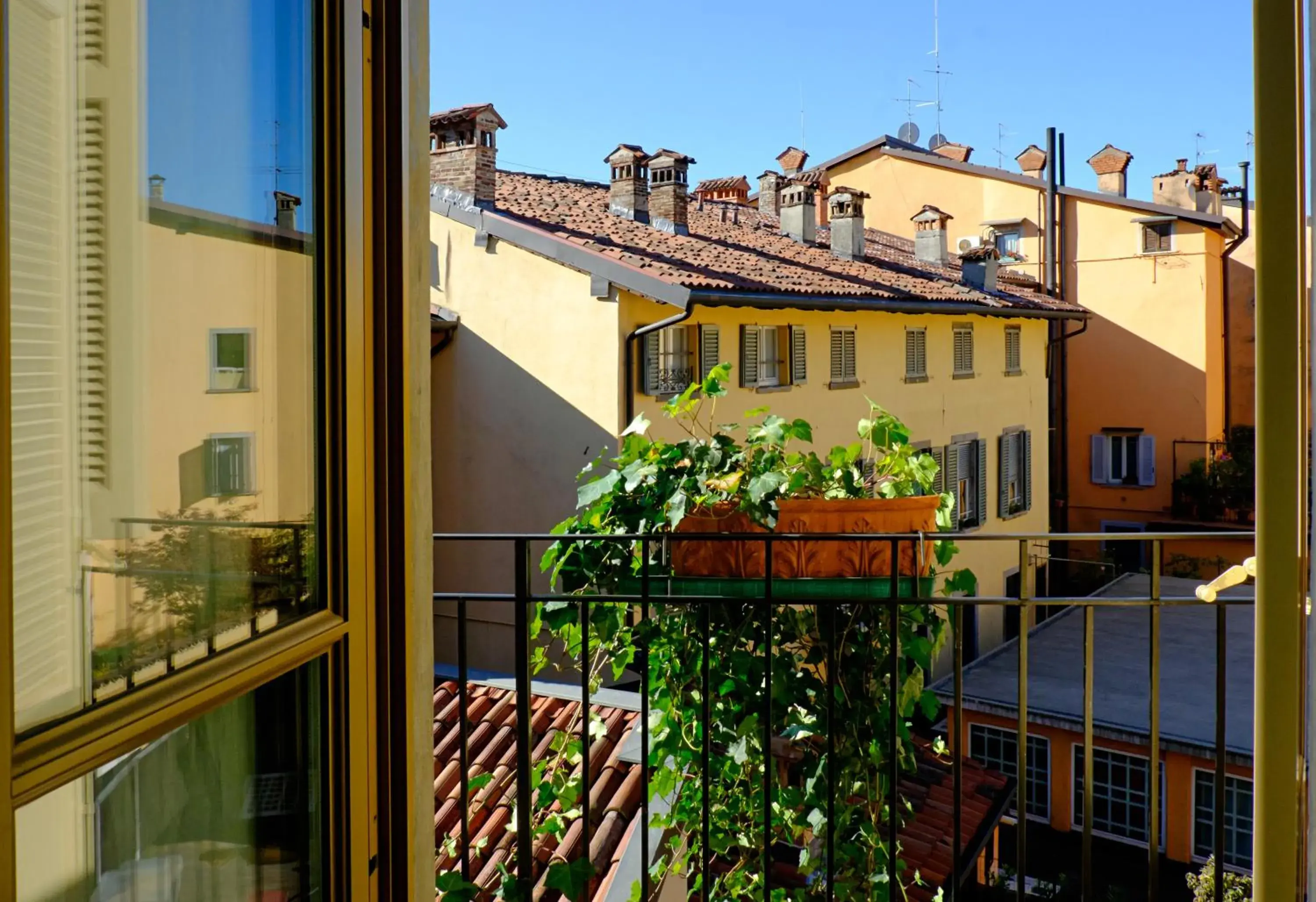 Balcony/Terrace in Petronilla - Hotel In Bergamo