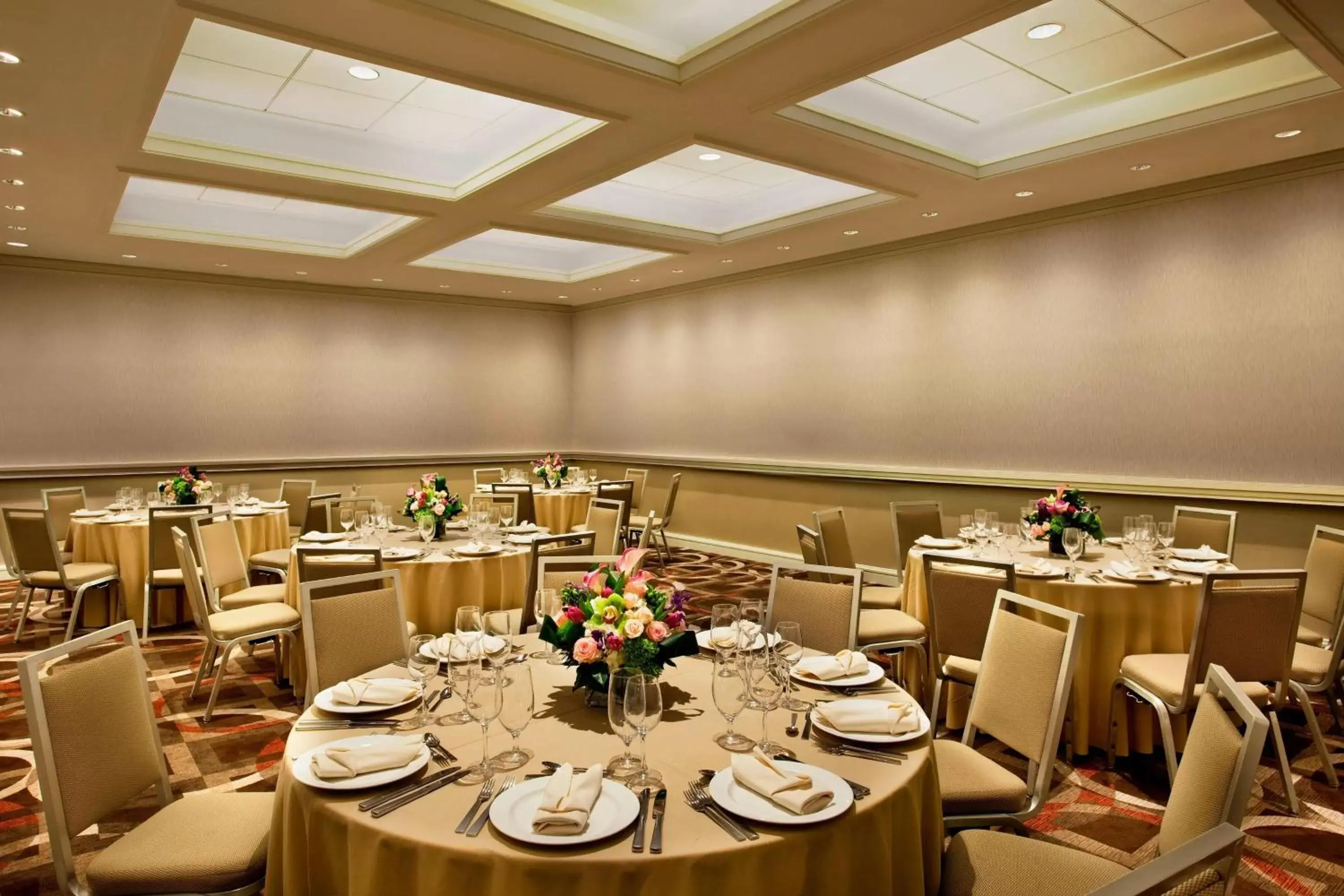 Meeting/conference room, Restaurant/Places to Eat in Sheraton New York Times Square Hotel