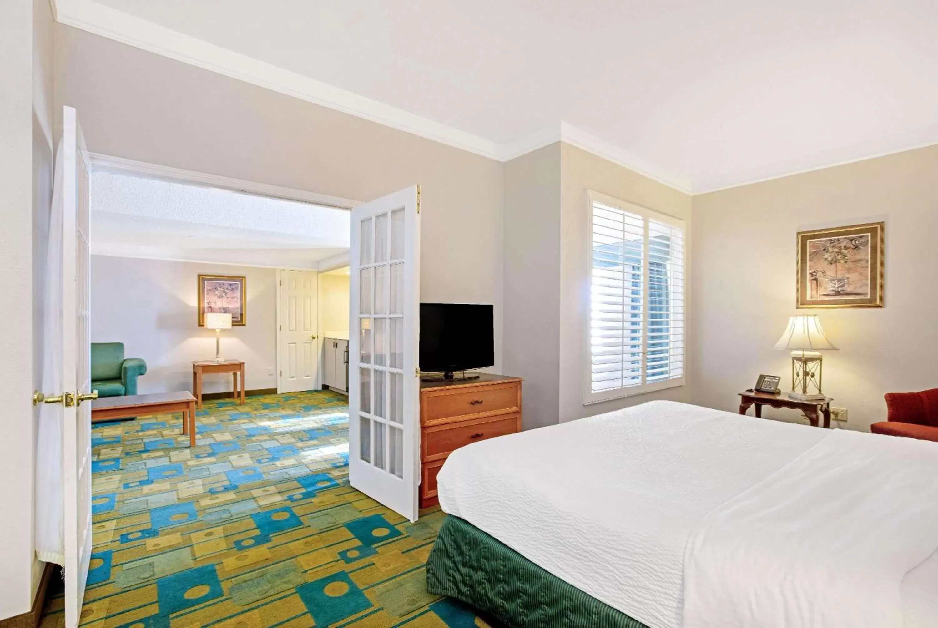Photo of the whole room, Bed in La Quinta Inn by Wyndham El Paso Cielo Vista