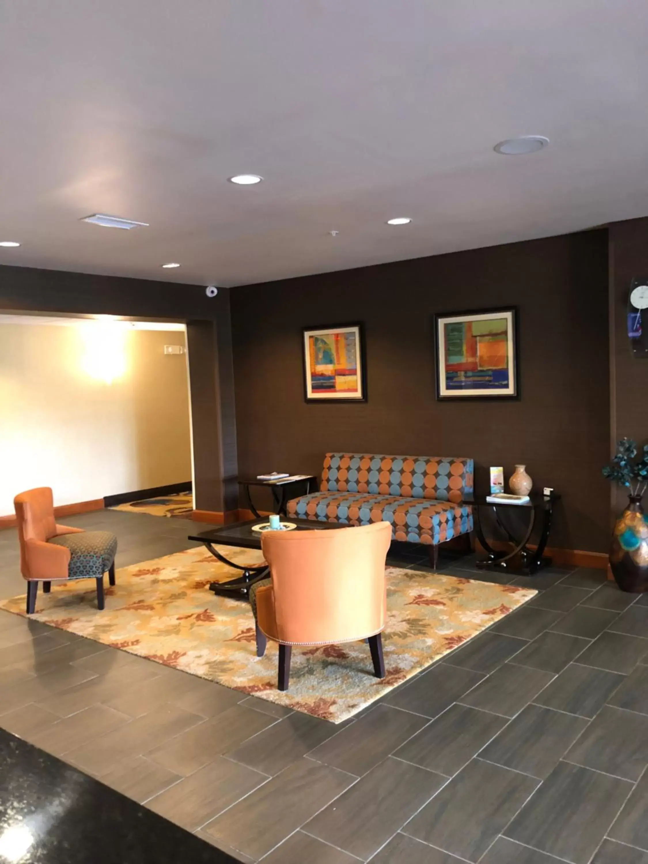 Living room, Lobby/Reception in Countryview Inn & Suites