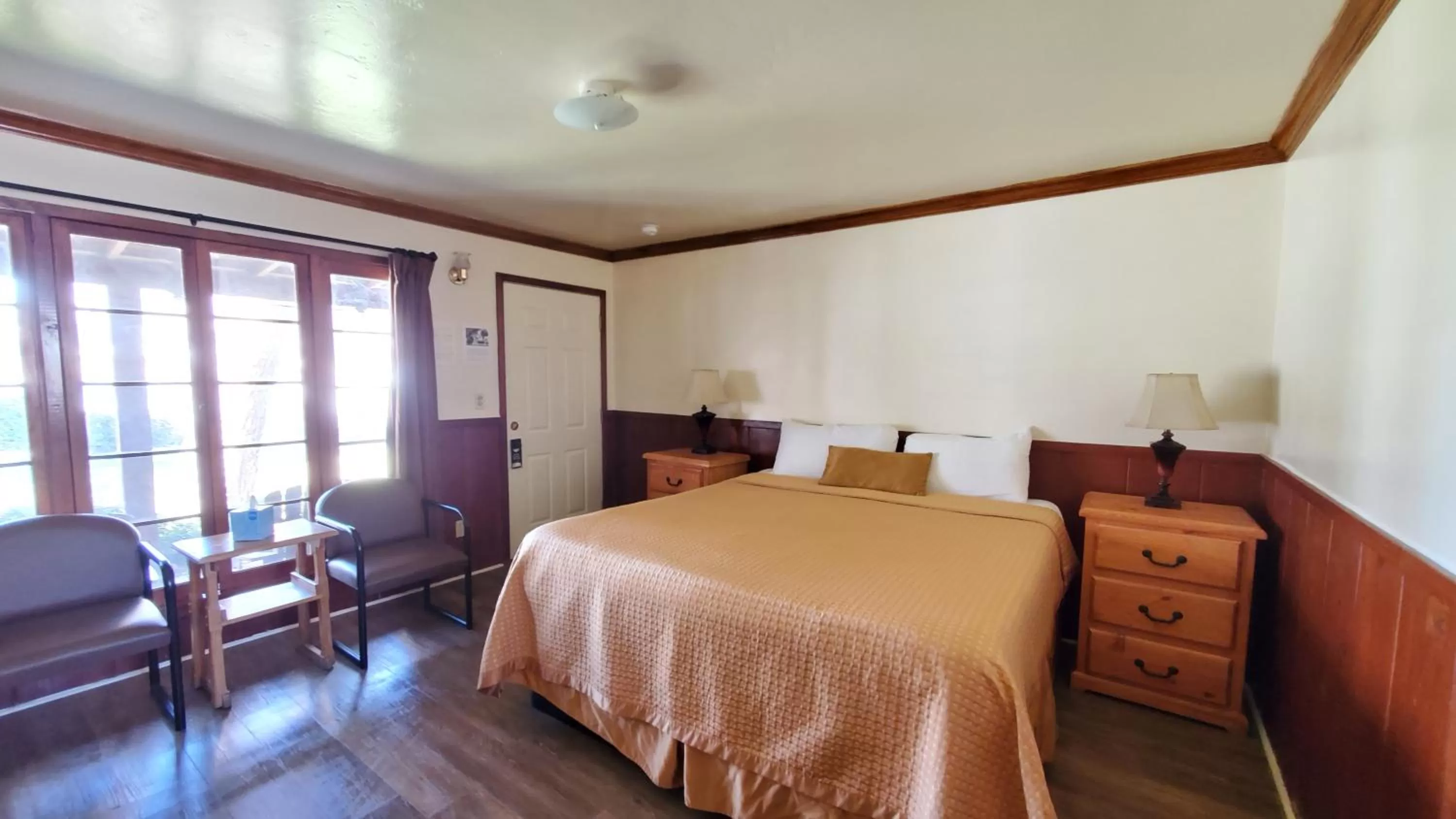 Bed in Kernville Inn