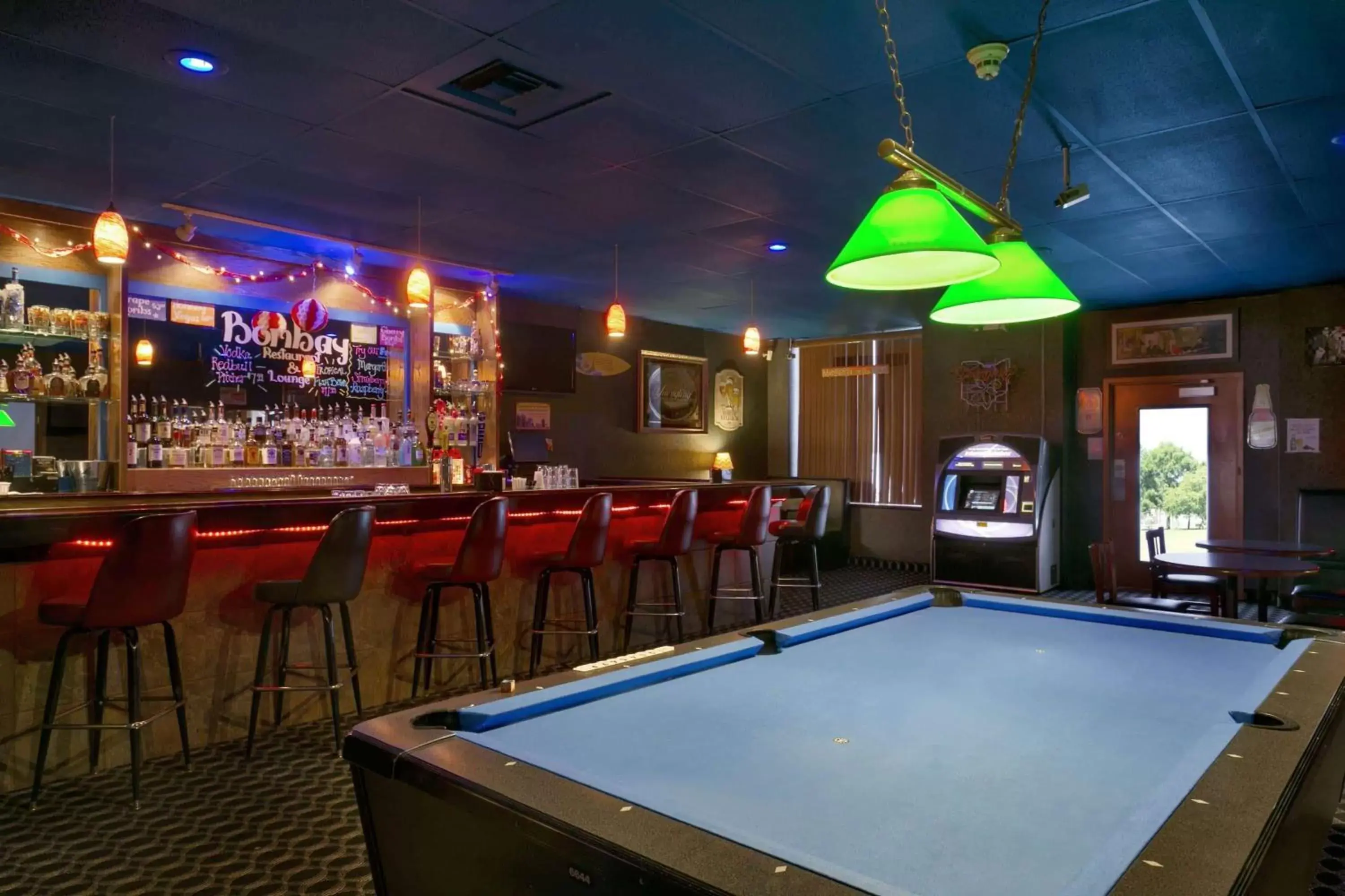 Restaurant/places to eat, Billiards in Days Inn by Wyndham Conneaut