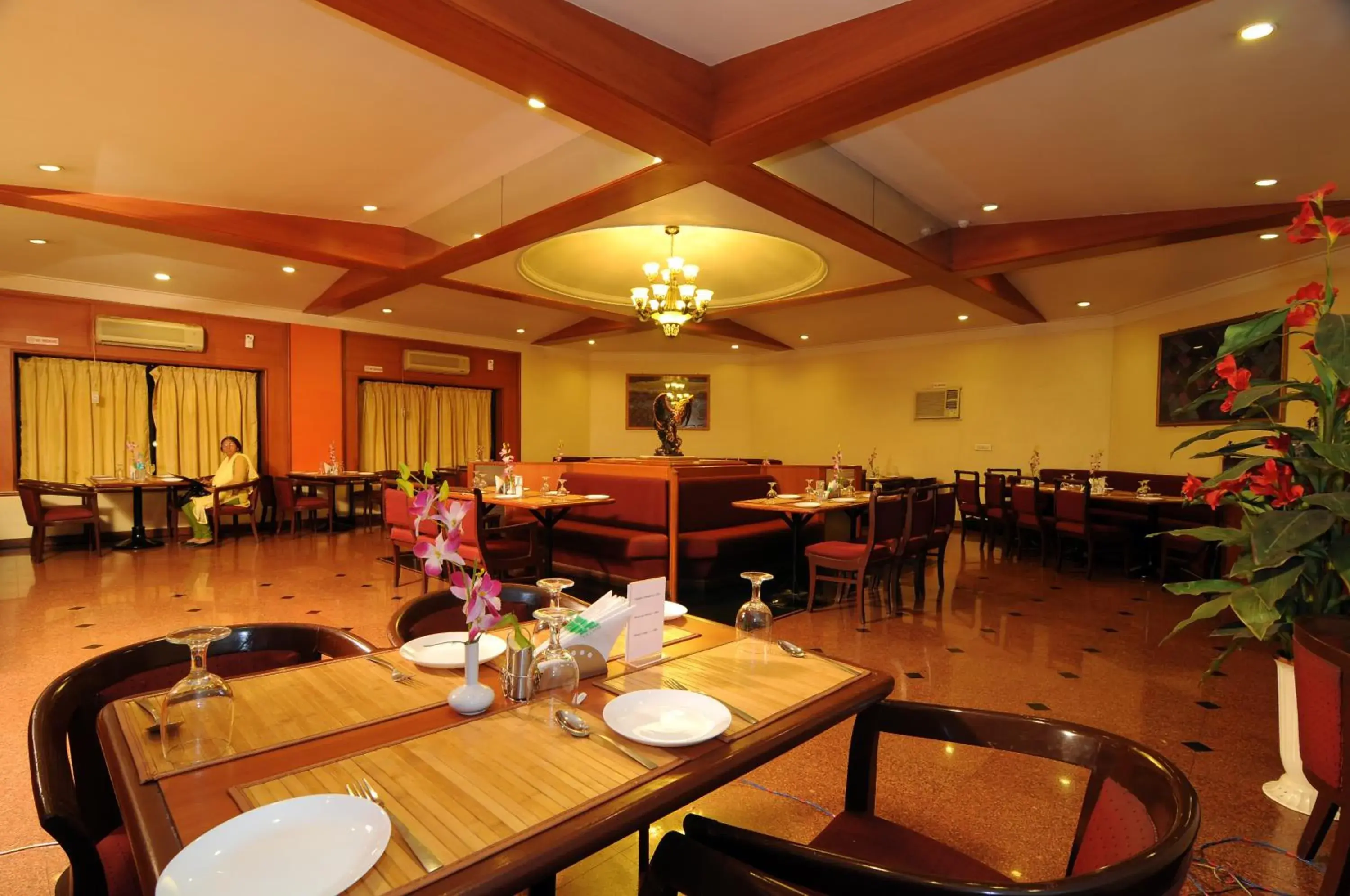 Restaurant/Places to Eat in Quality Inn Regency, Nashik