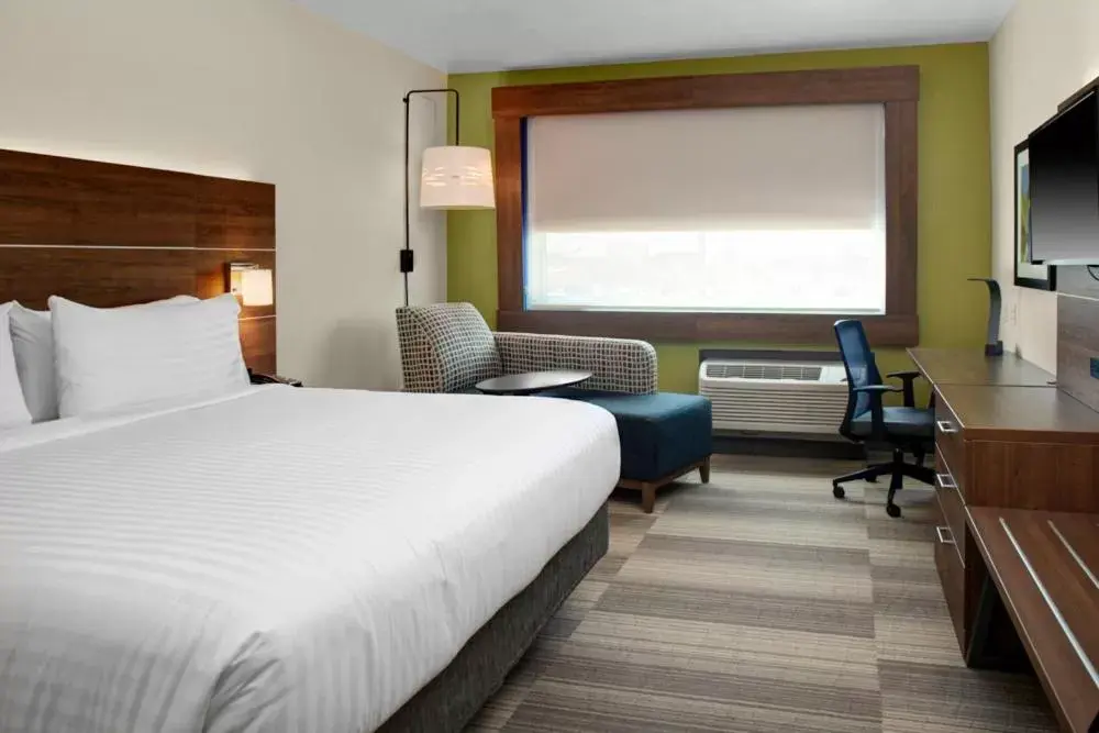 Bed in Holiday Inn Express & Suites - Houston NW - Cypress Grand Pky, an IHG Hotel