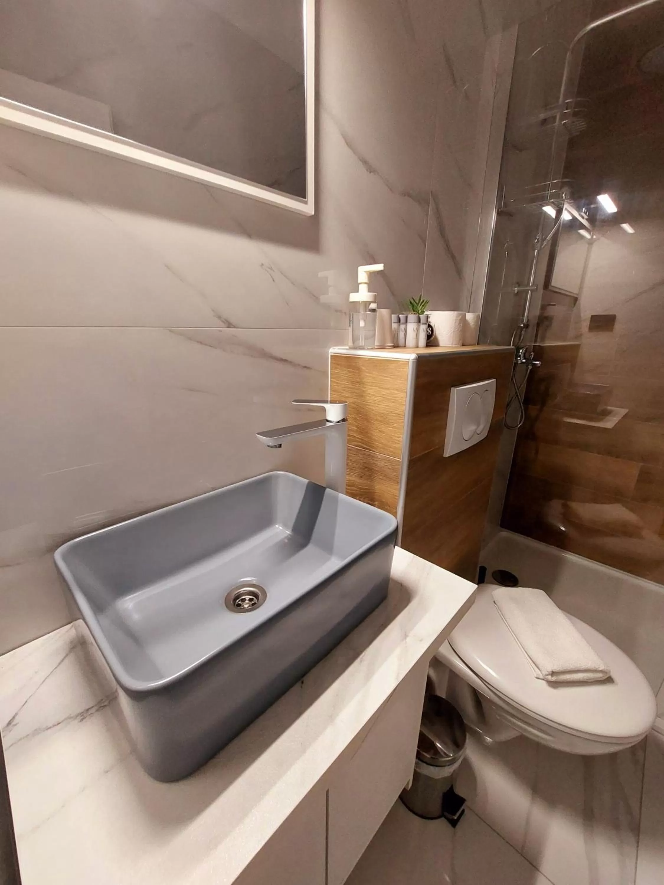 Toilet, Bathroom in A8 b&b