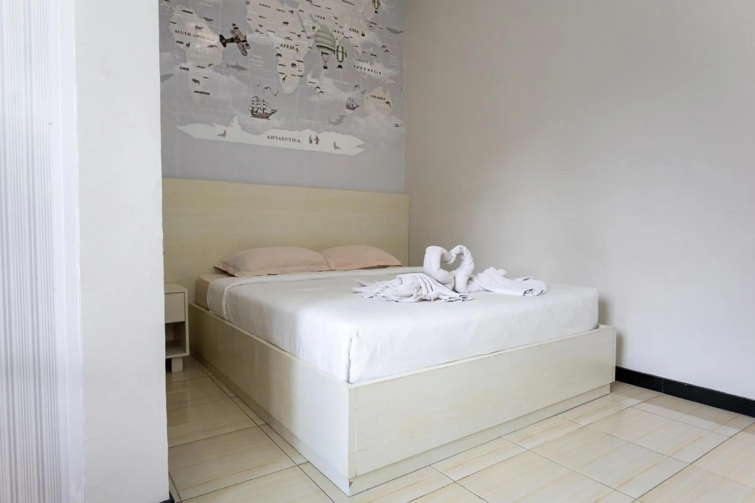Photo of the whole room, Bed in Batuque Town Villa