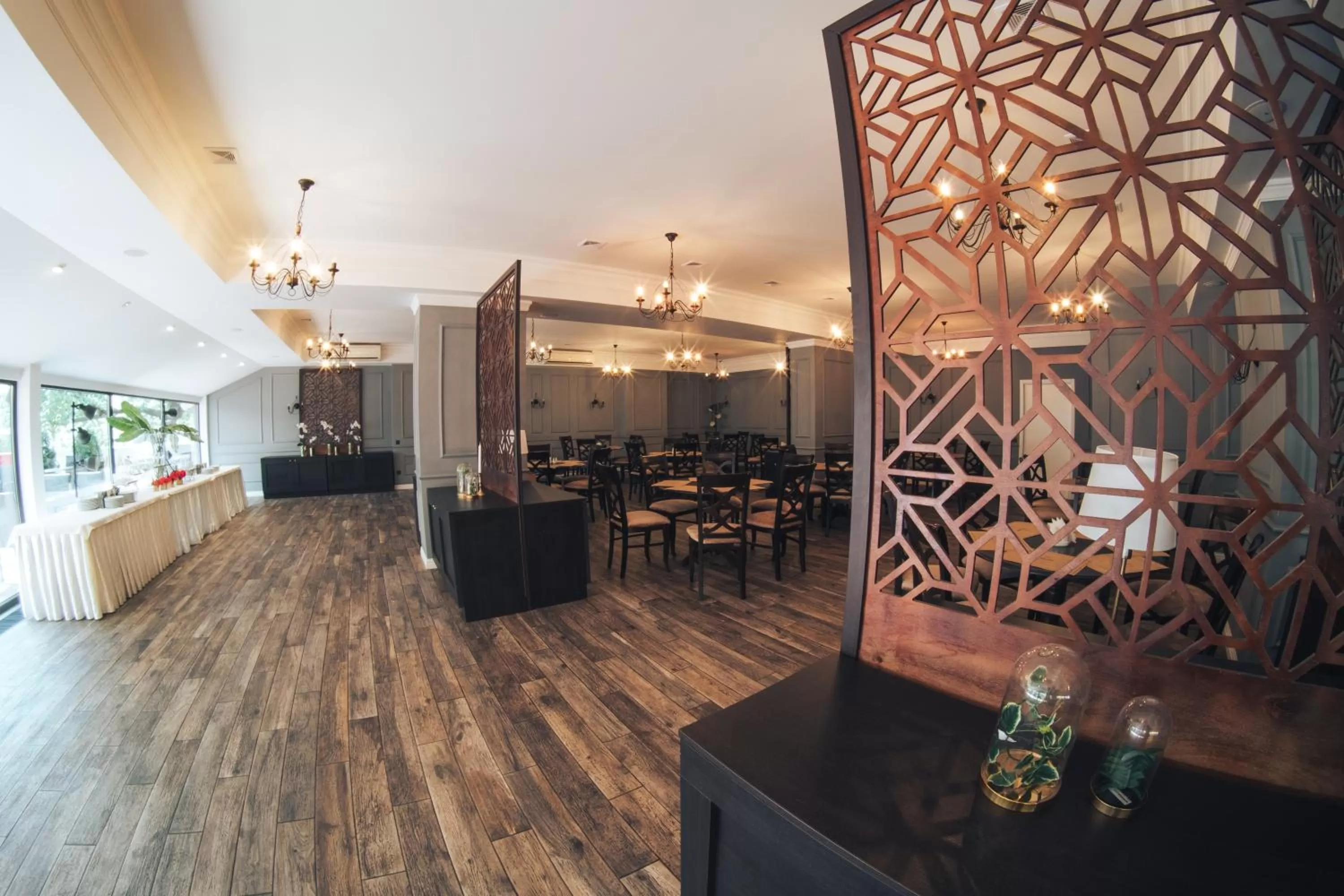 Restaurant/Places to Eat in Summit Villa