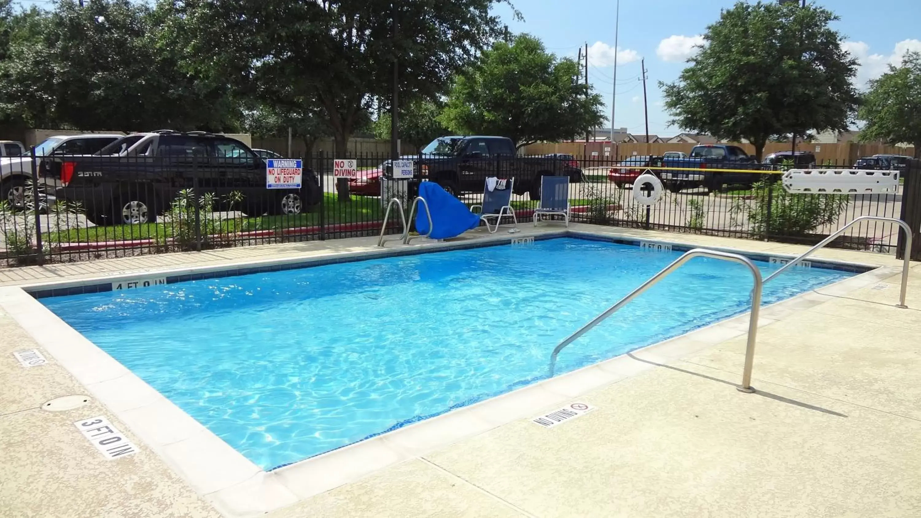 Swimming Pool in Extended Stay America Suites - Houston - Sugar Land