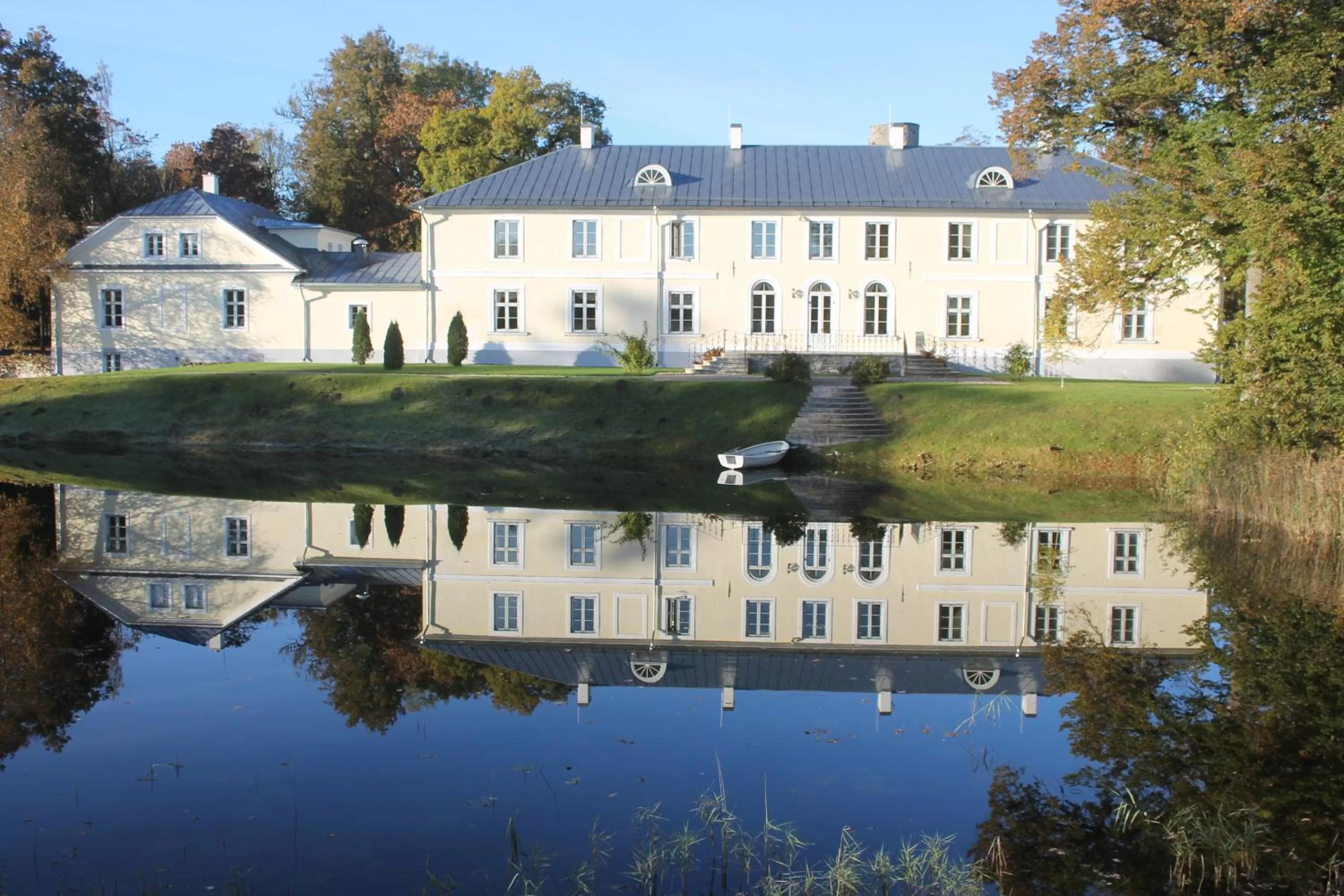 Lake view in Padise Manor