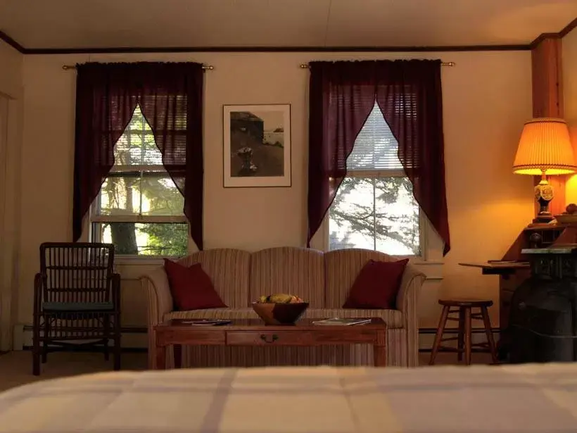 Seating Area in Beach Cottage Inn