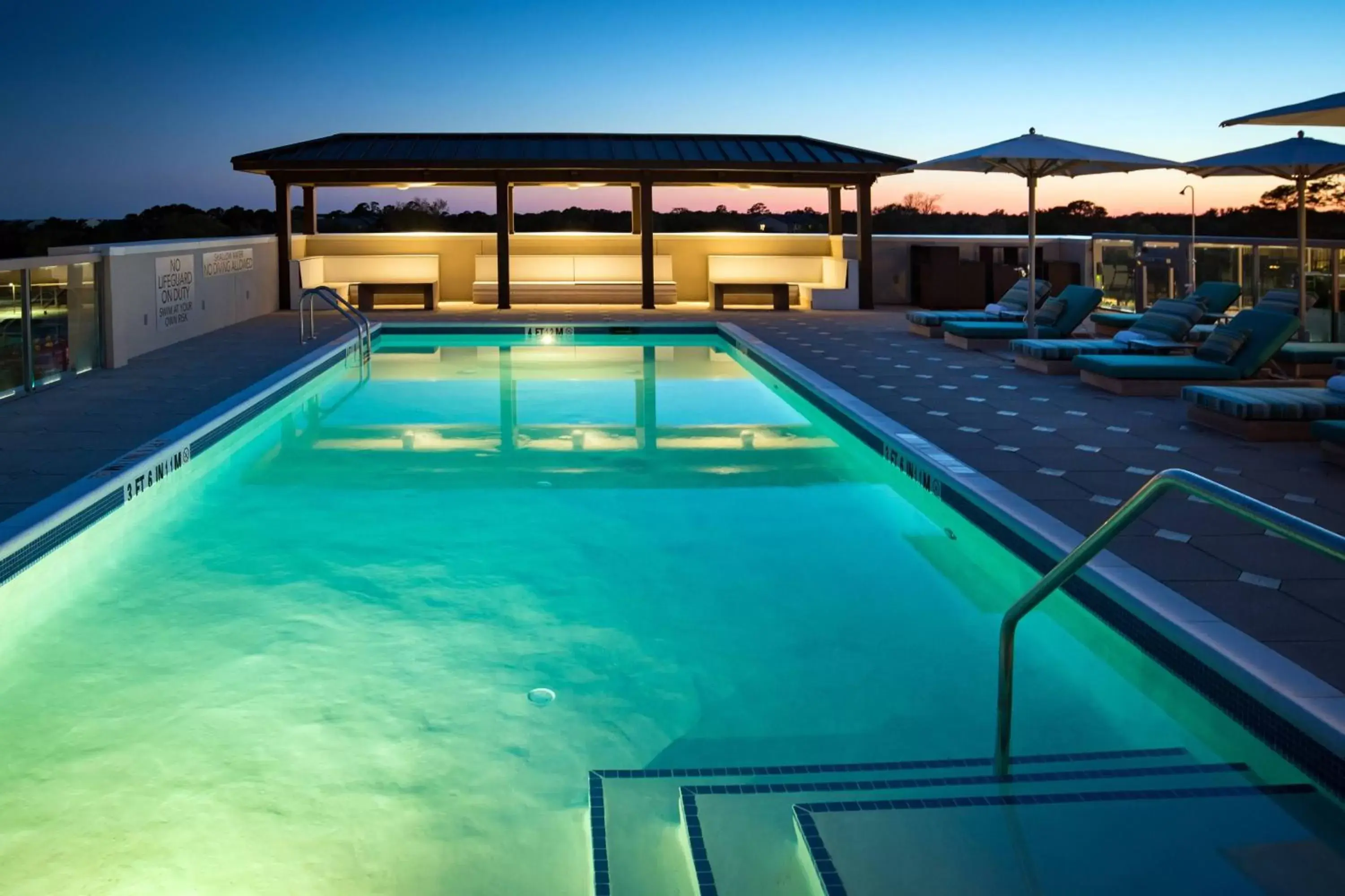 Swimming Pool in Courtyard by Marriott Hilton Head Island