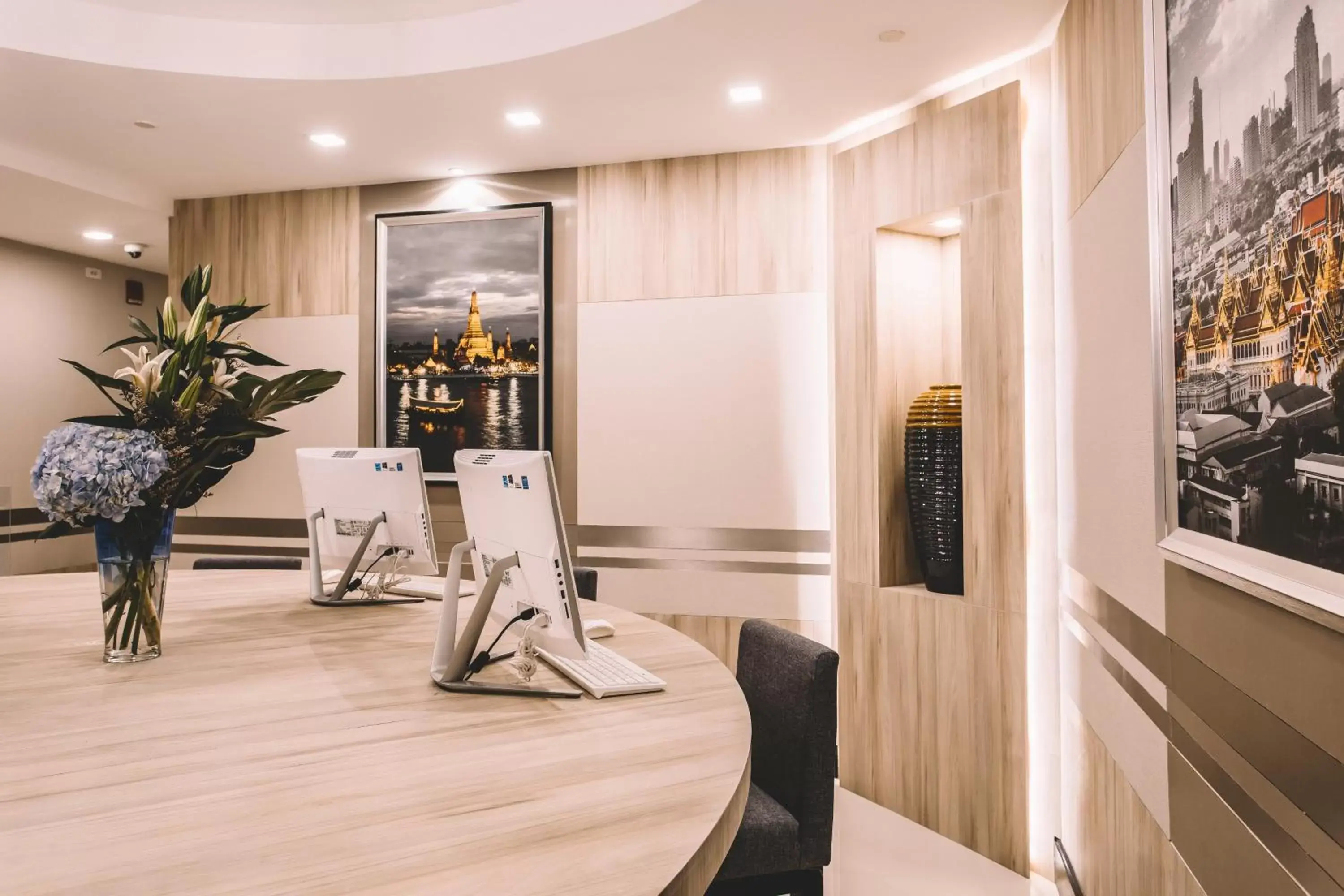 Business facilities, Lobby/Reception in Adelphi Suites Bangkok - SHA Extra Plus