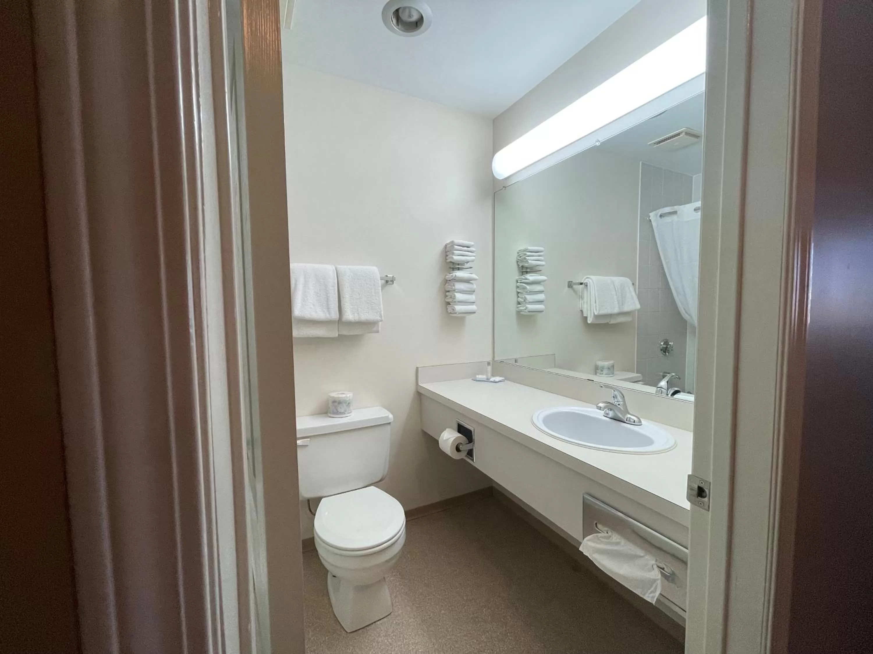 Bathroom in Travelodge by Wyndham Fort St John