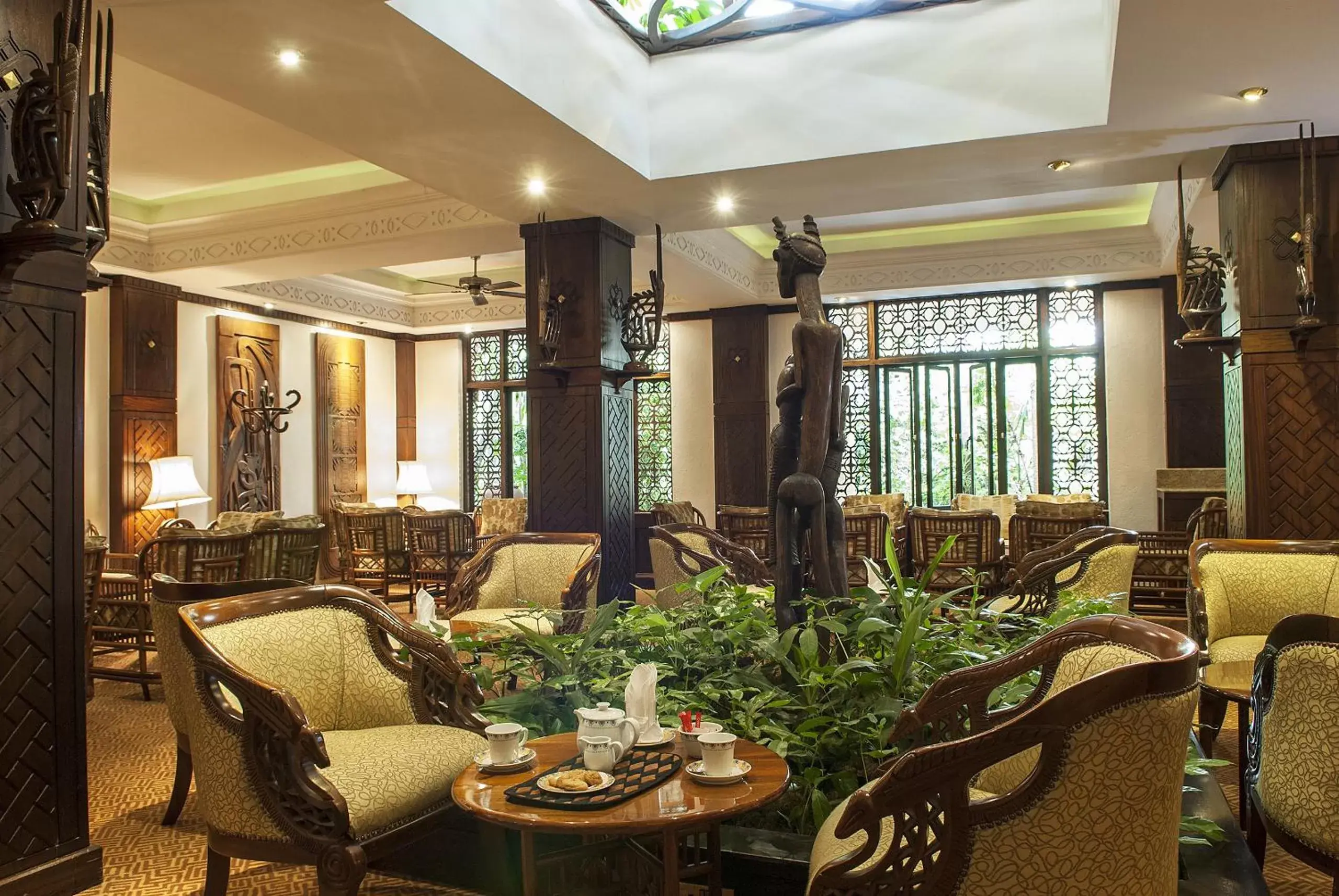 Communal lounge/ TV room, Restaurant/Places to Eat in Nairobi Serena Hotel