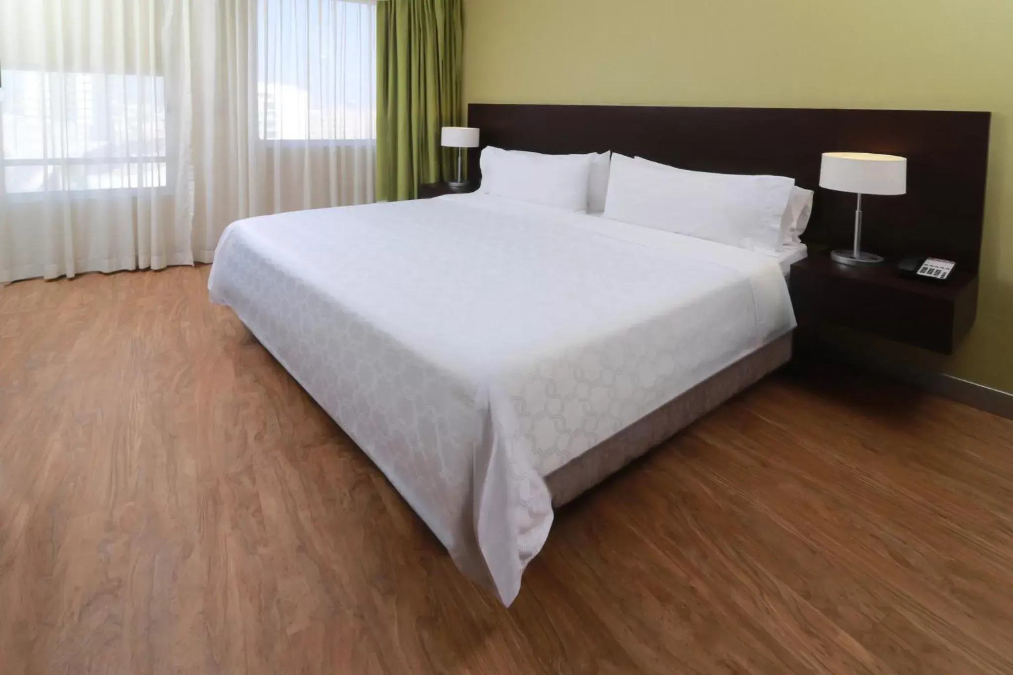 Photo of the whole room, Bed in Staybridge Suites San Luis Potosi, an IHG Hotel