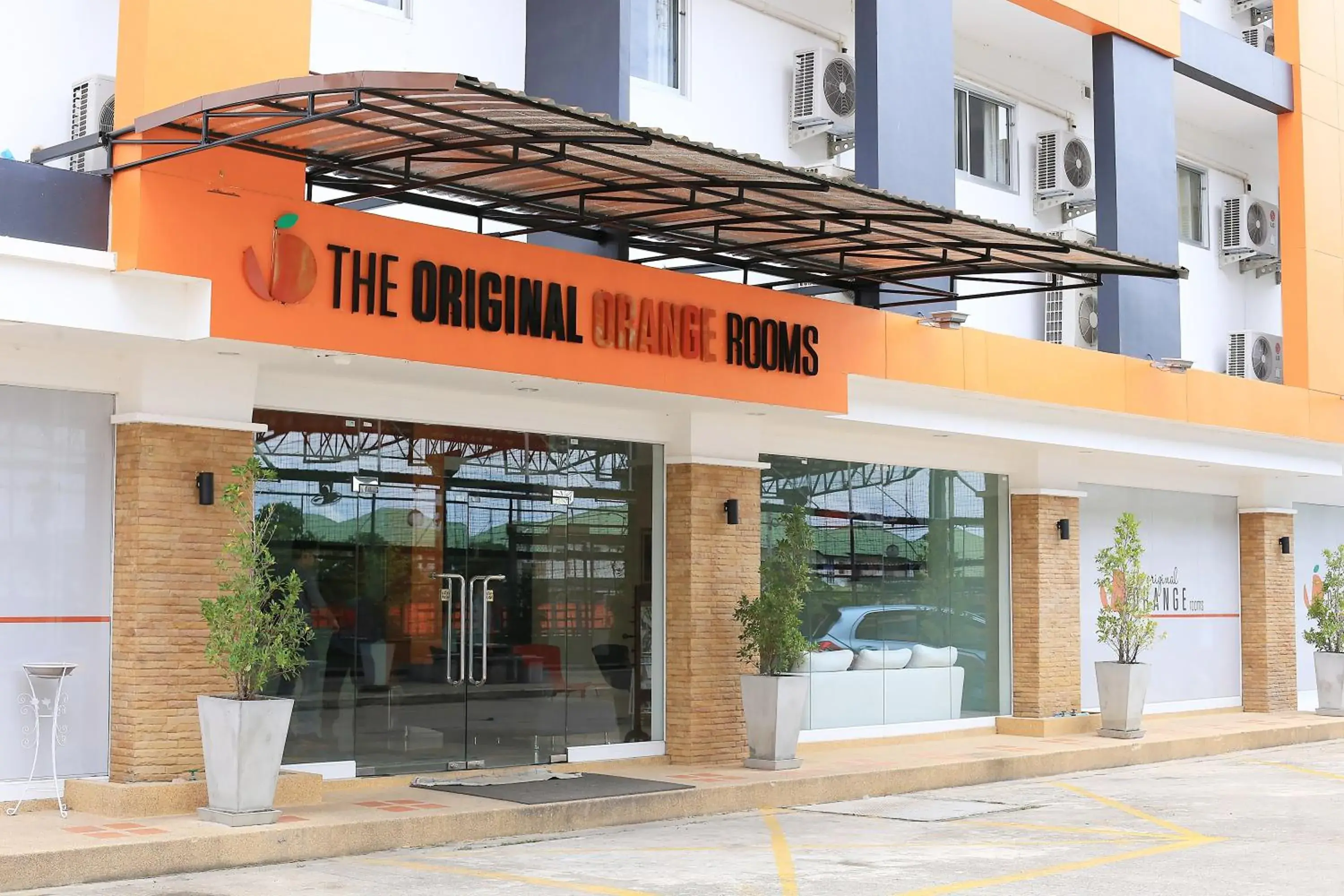 Facade/entrance in The Original Orange Hotel