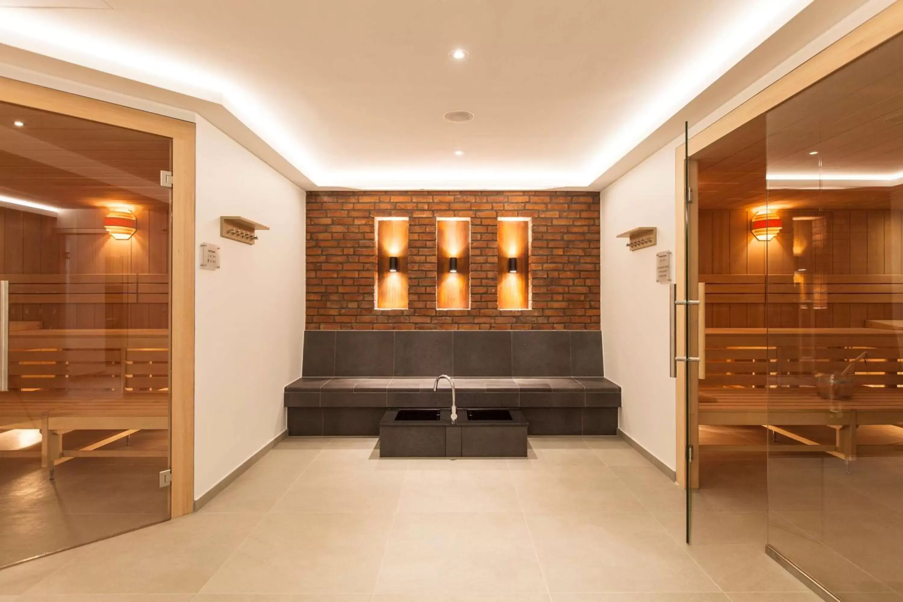 Spa and wellness centre/facilities, Lobby/Reception in Best Western Premier Alsterkrug Hotel