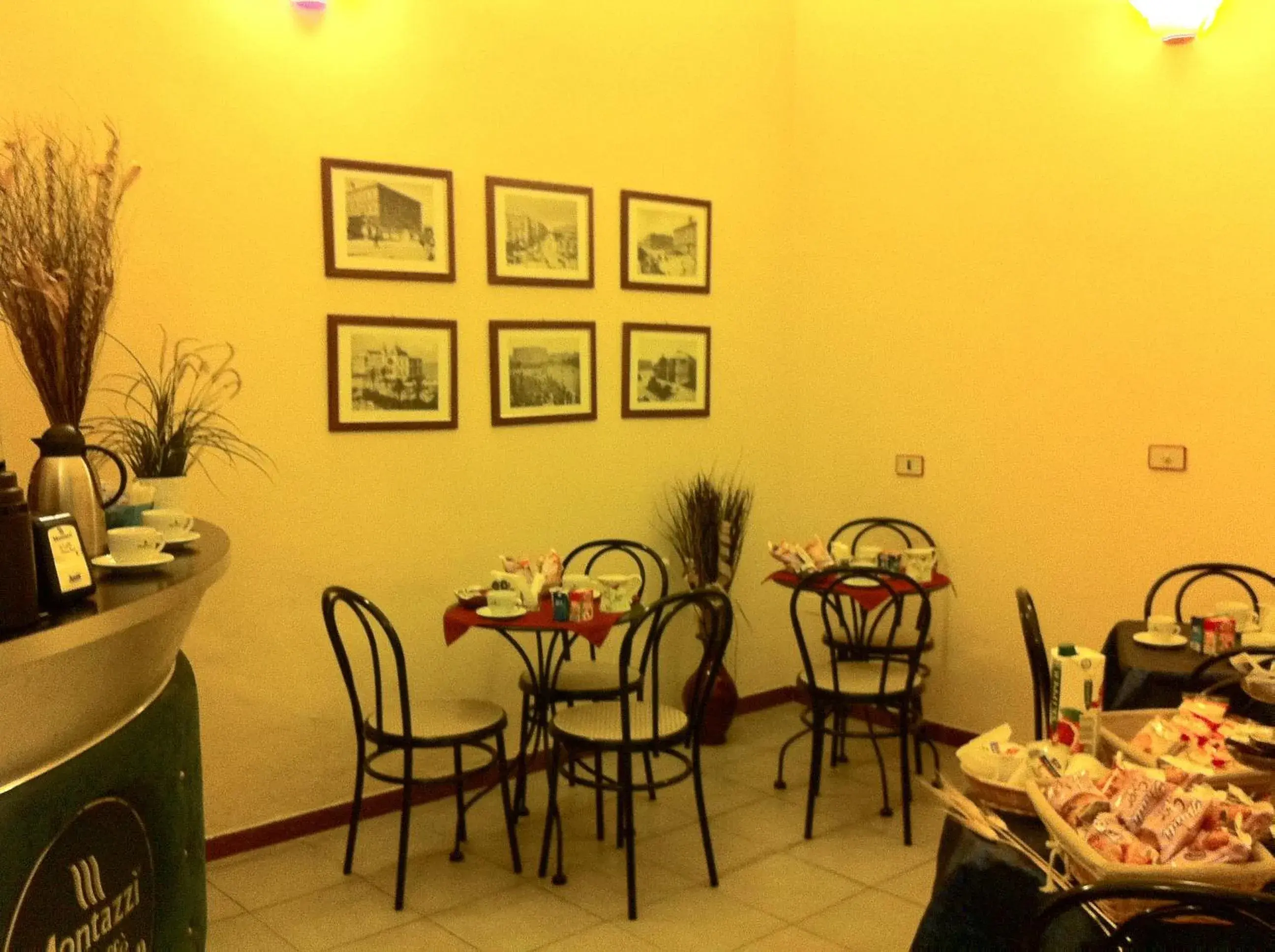 Lounge or bar, Restaurant/Places to Eat in Hotel Pensione Romeo